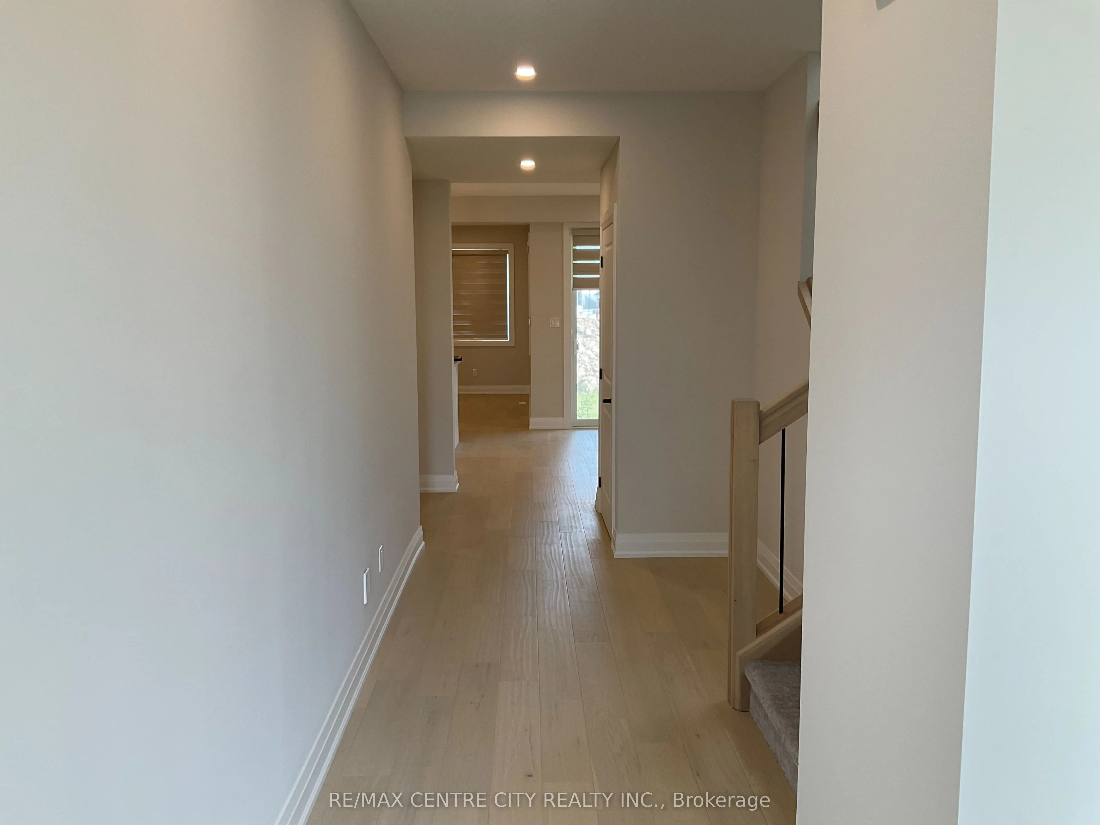 6521 Royal Magnolia Avenue