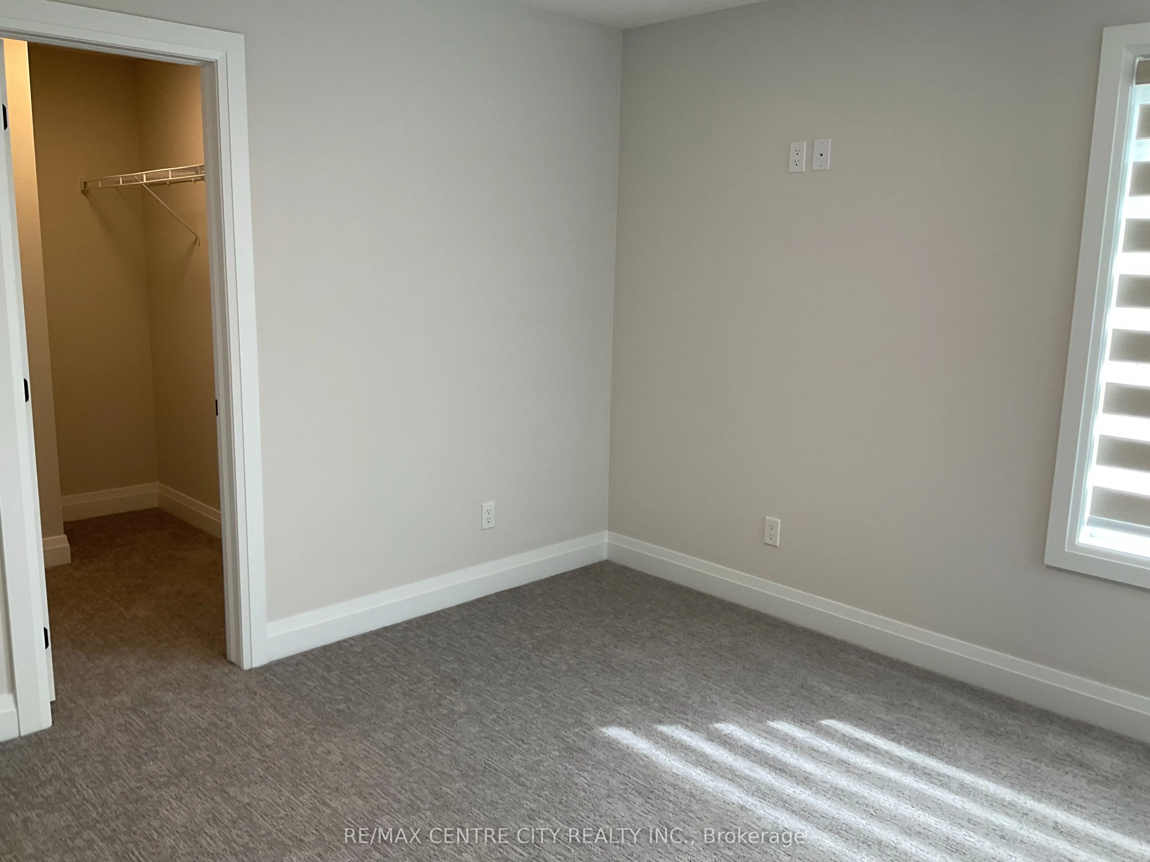 6521 Royal Magnolia Avenue
