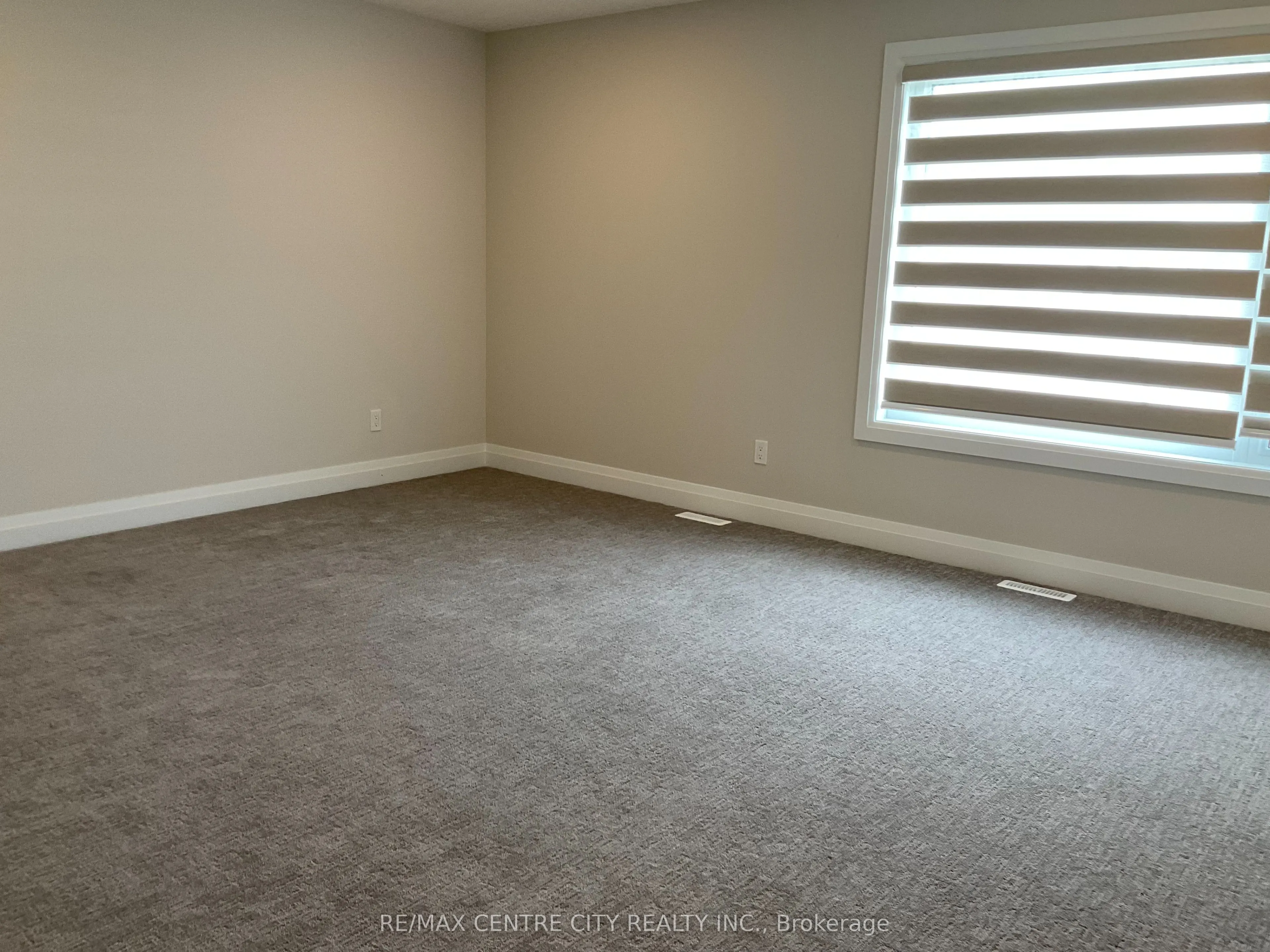 6521 Royal Magnolia Avenue