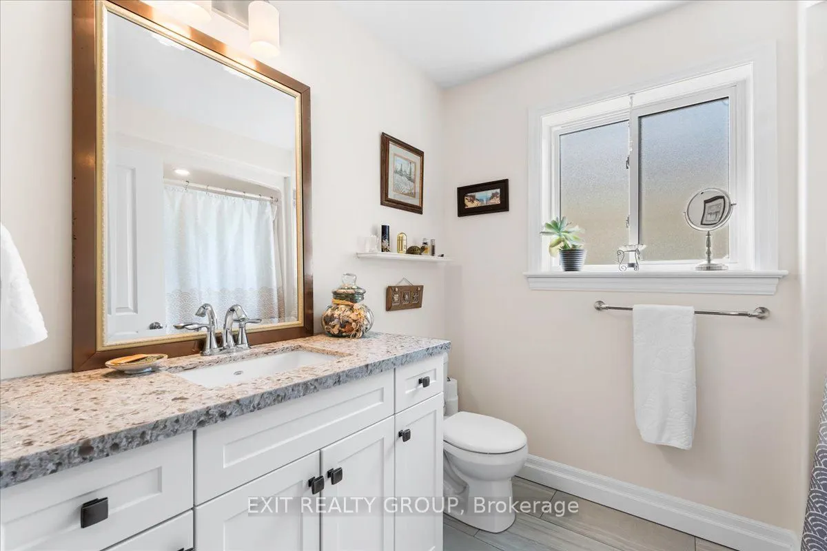 20 Gladstone Street W