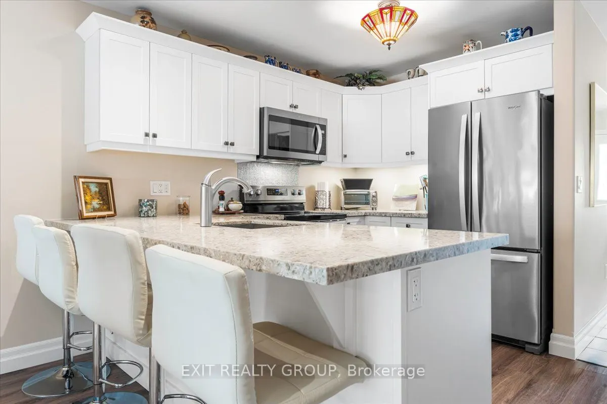20 Gladstone Street W