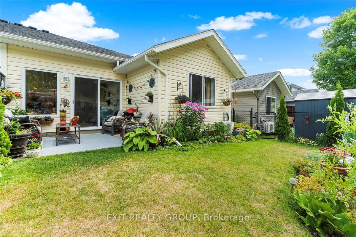 20 Gladstone Street W