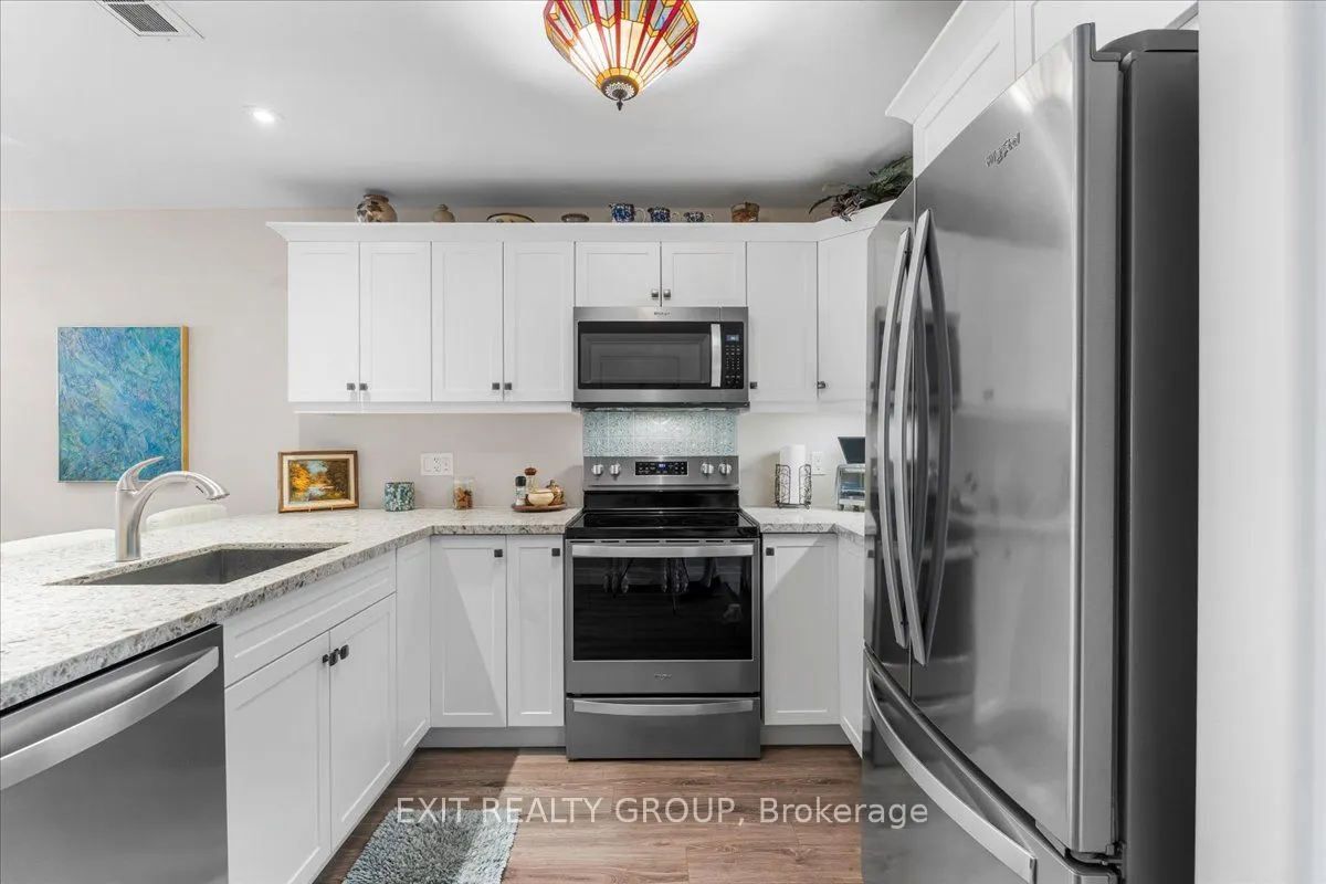 20 Gladstone Street W