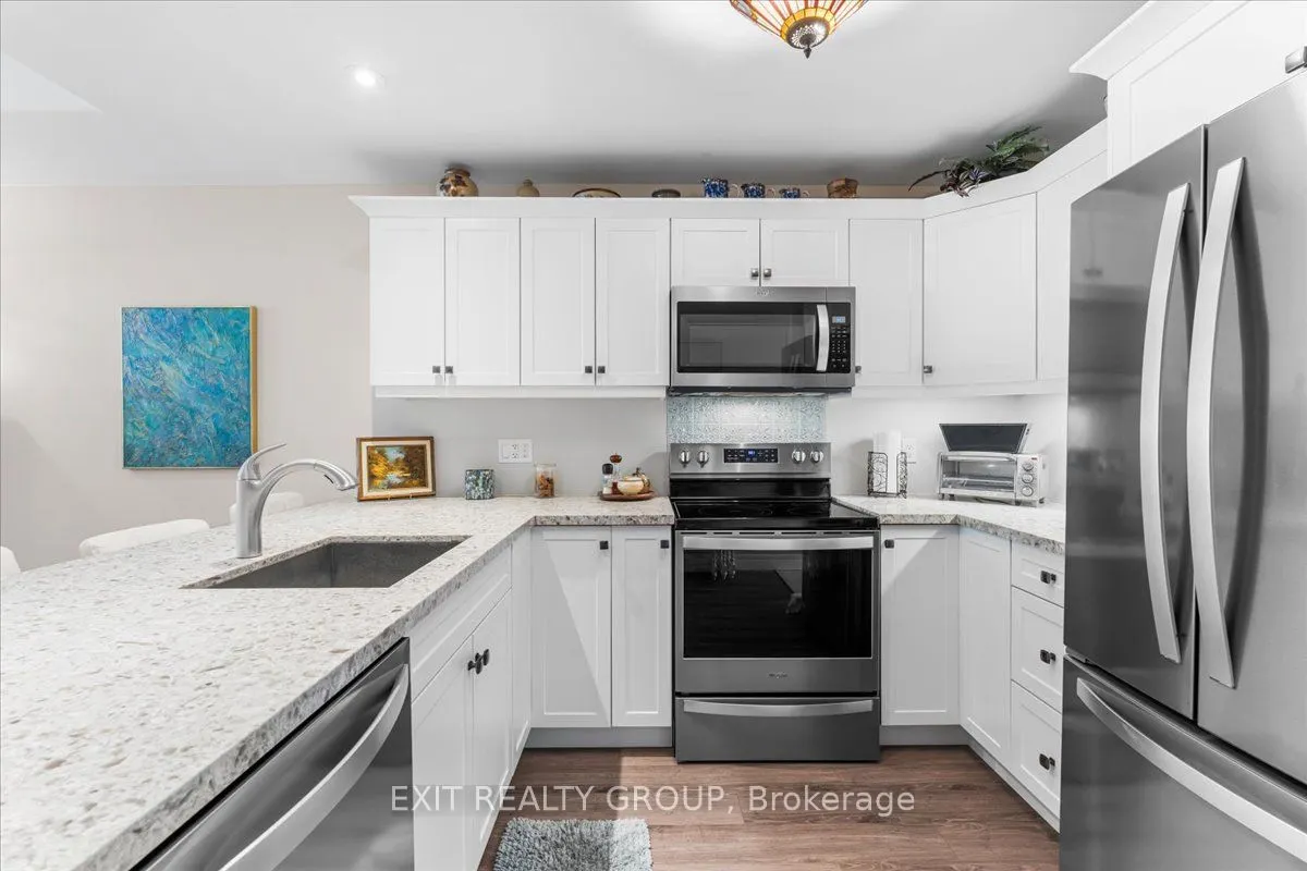 20 Gladstone Street W