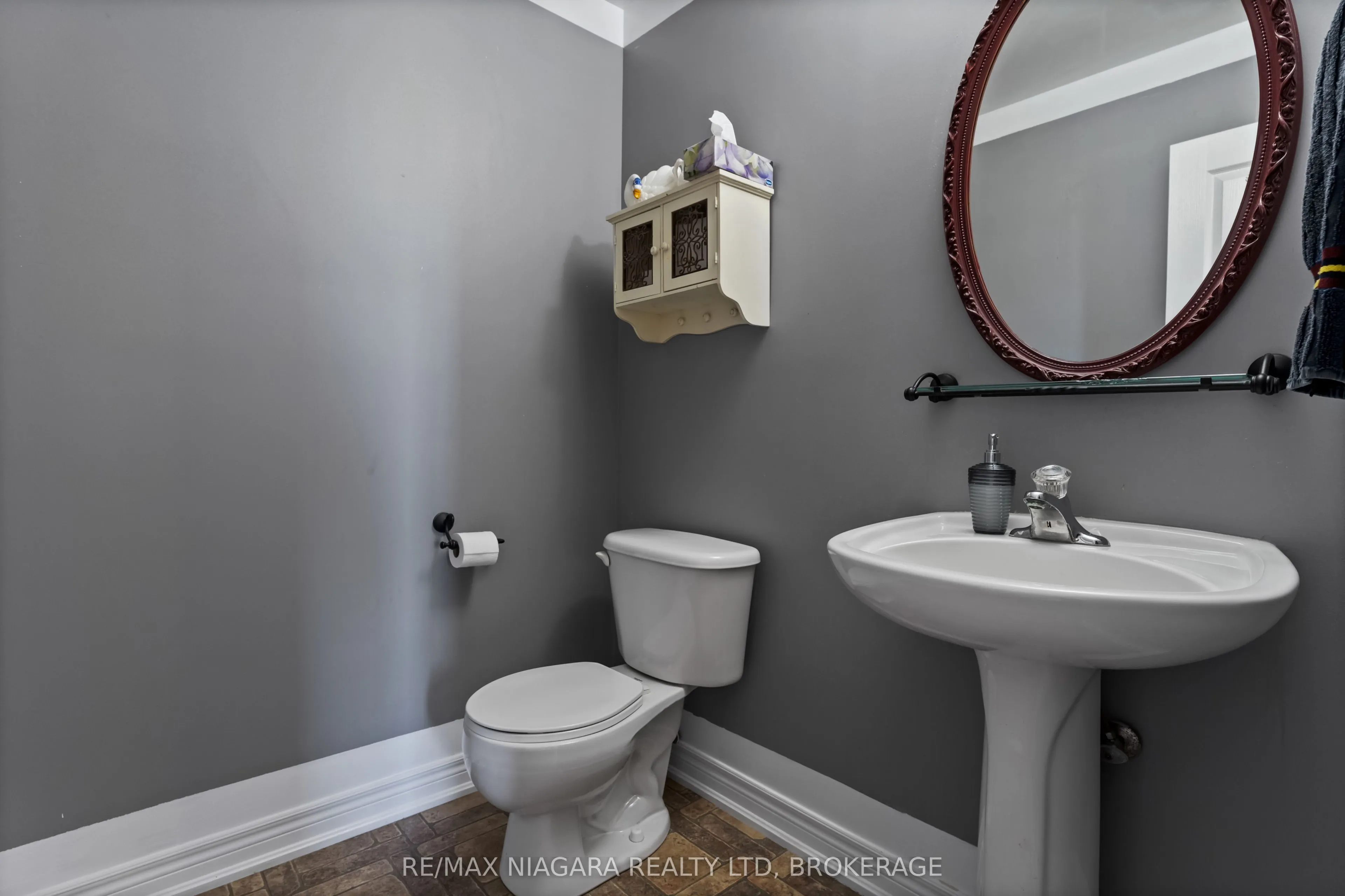 374 Niagara Stone Road