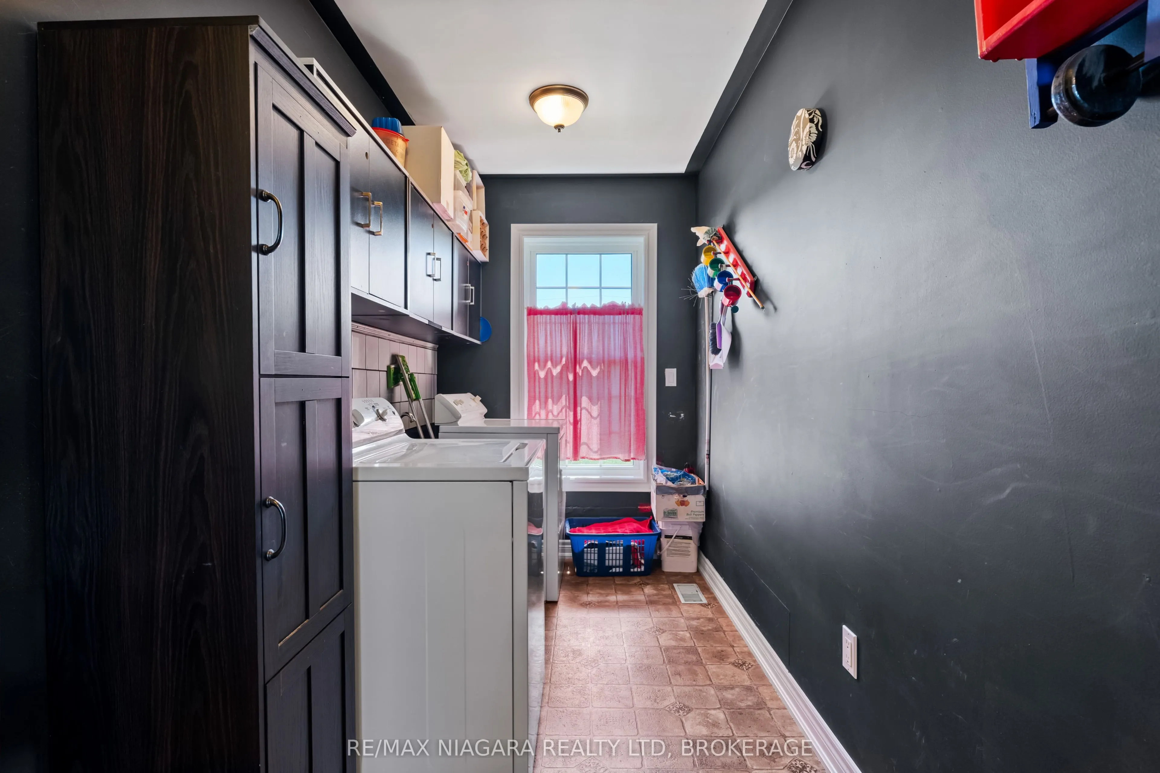 374 Niagara Stone Road