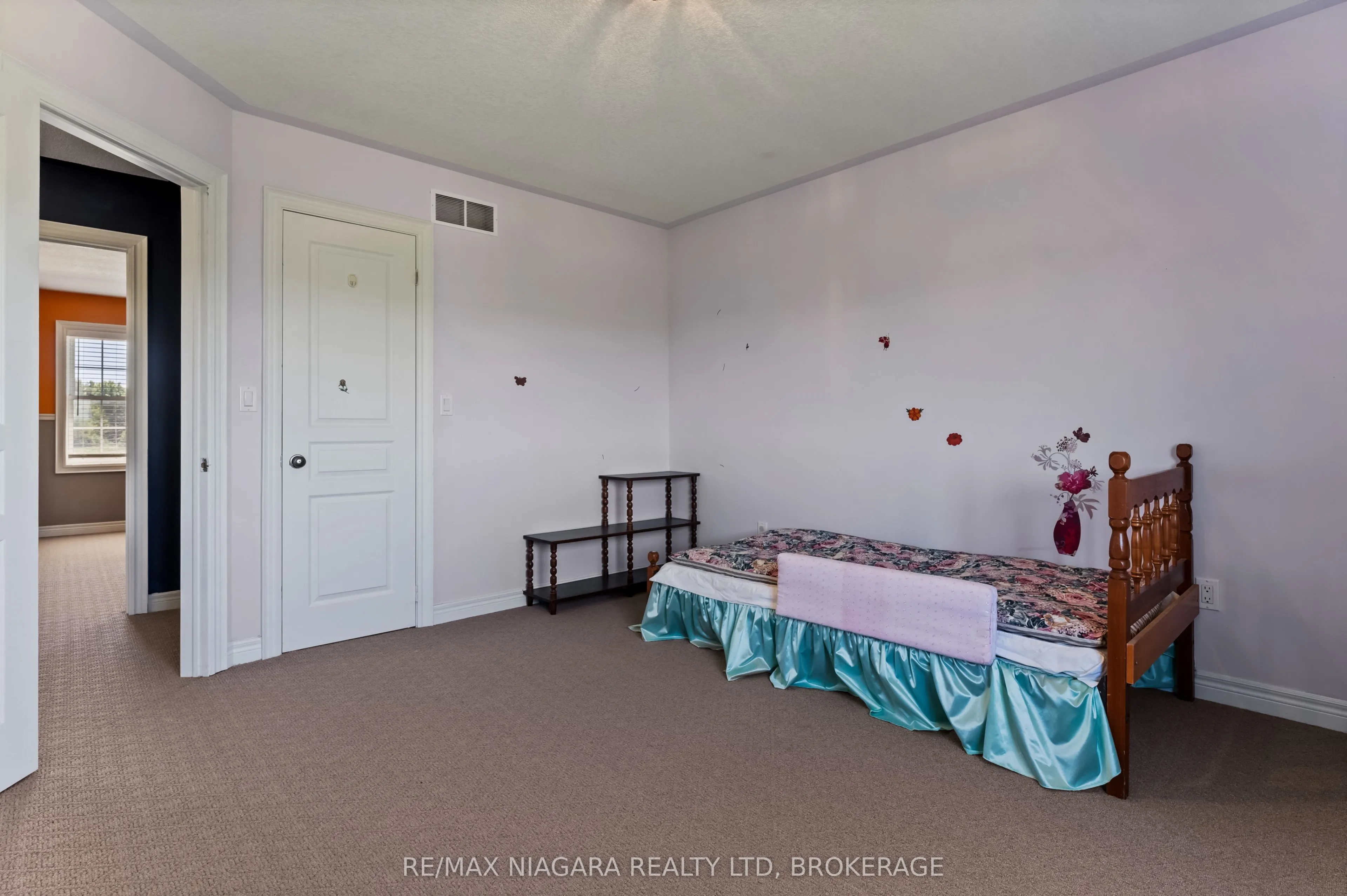 374 Niagara Stone Road