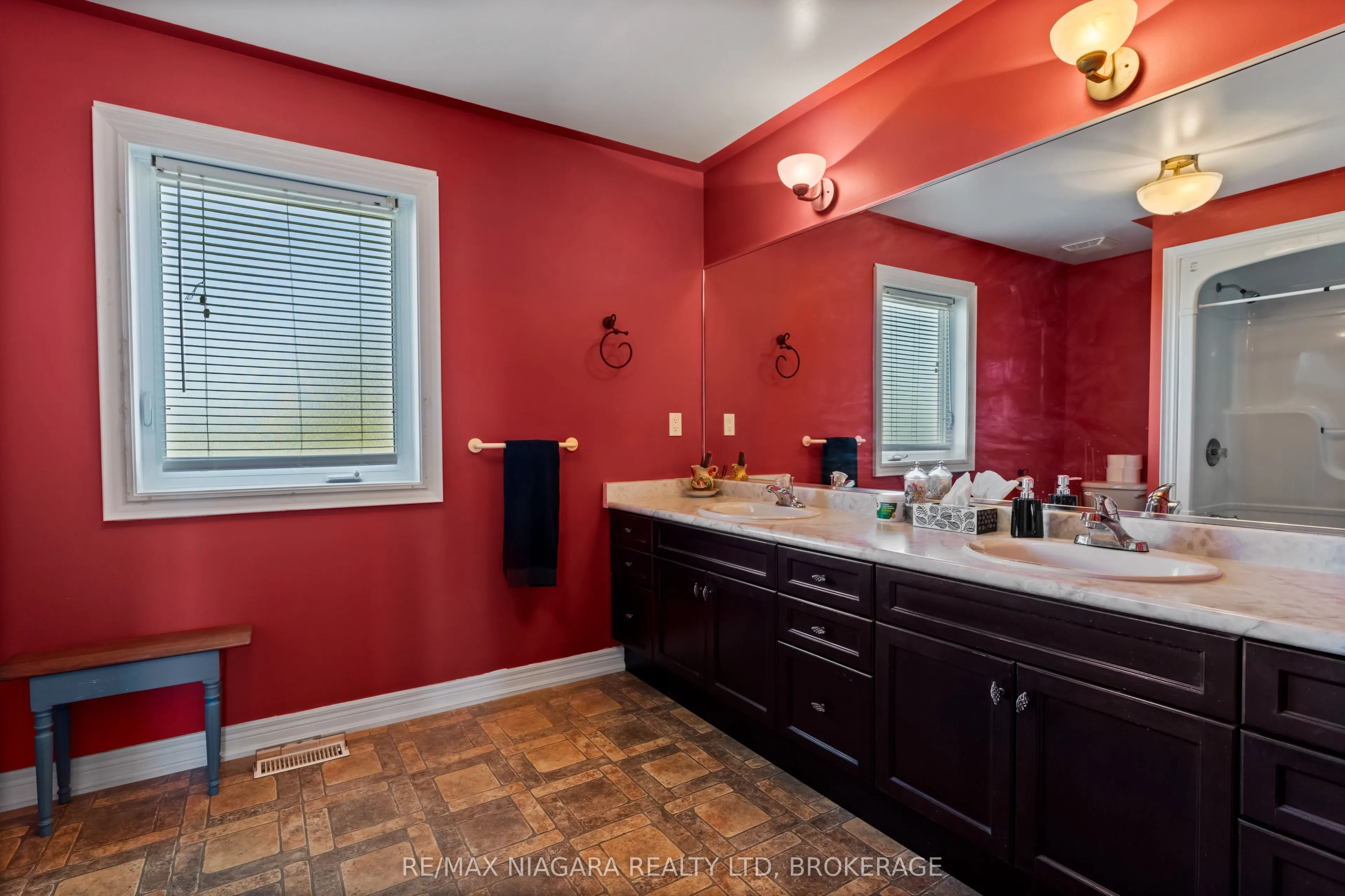 374 Niagara Stone Road