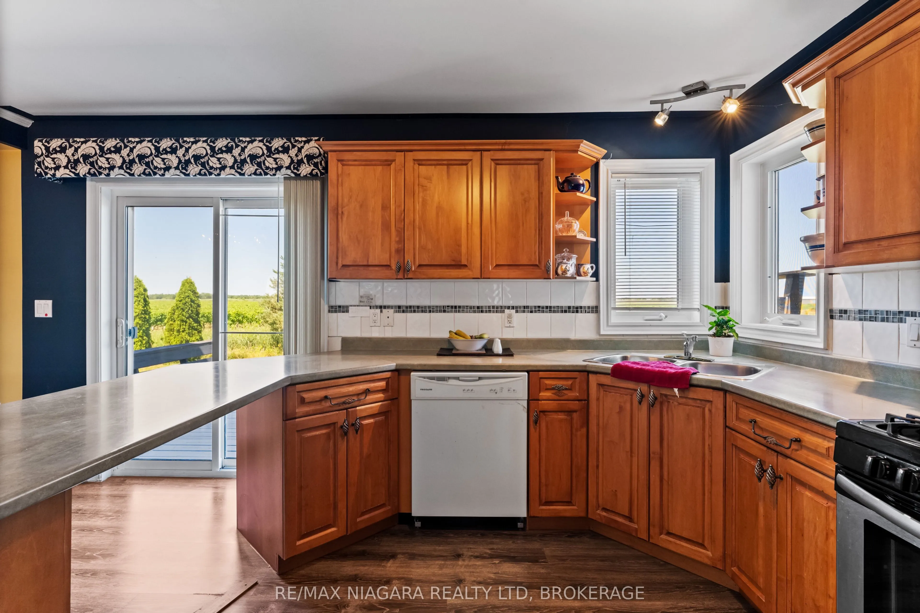 374 Niagara Stone Road
