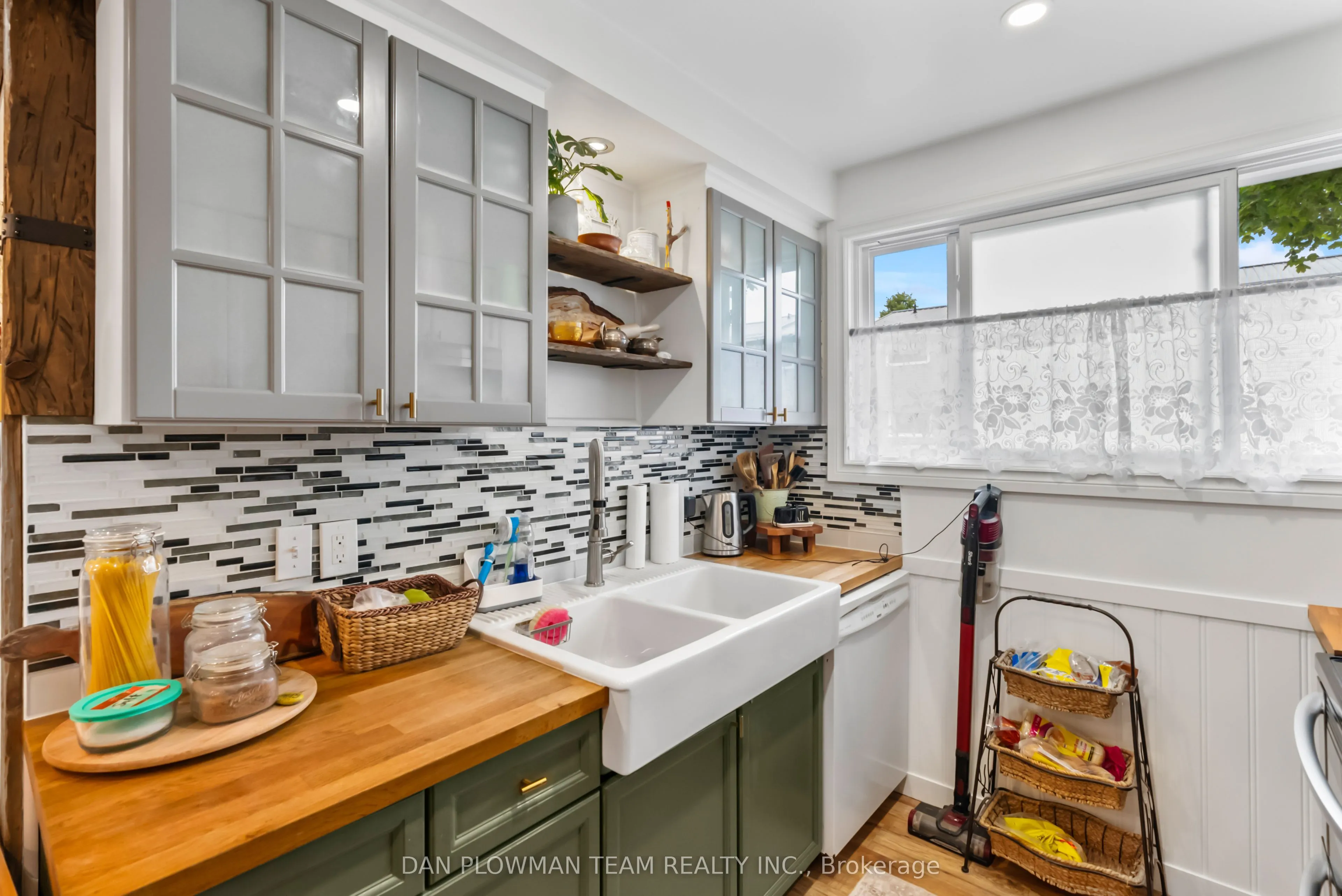 400 Westwood Drive, #F6