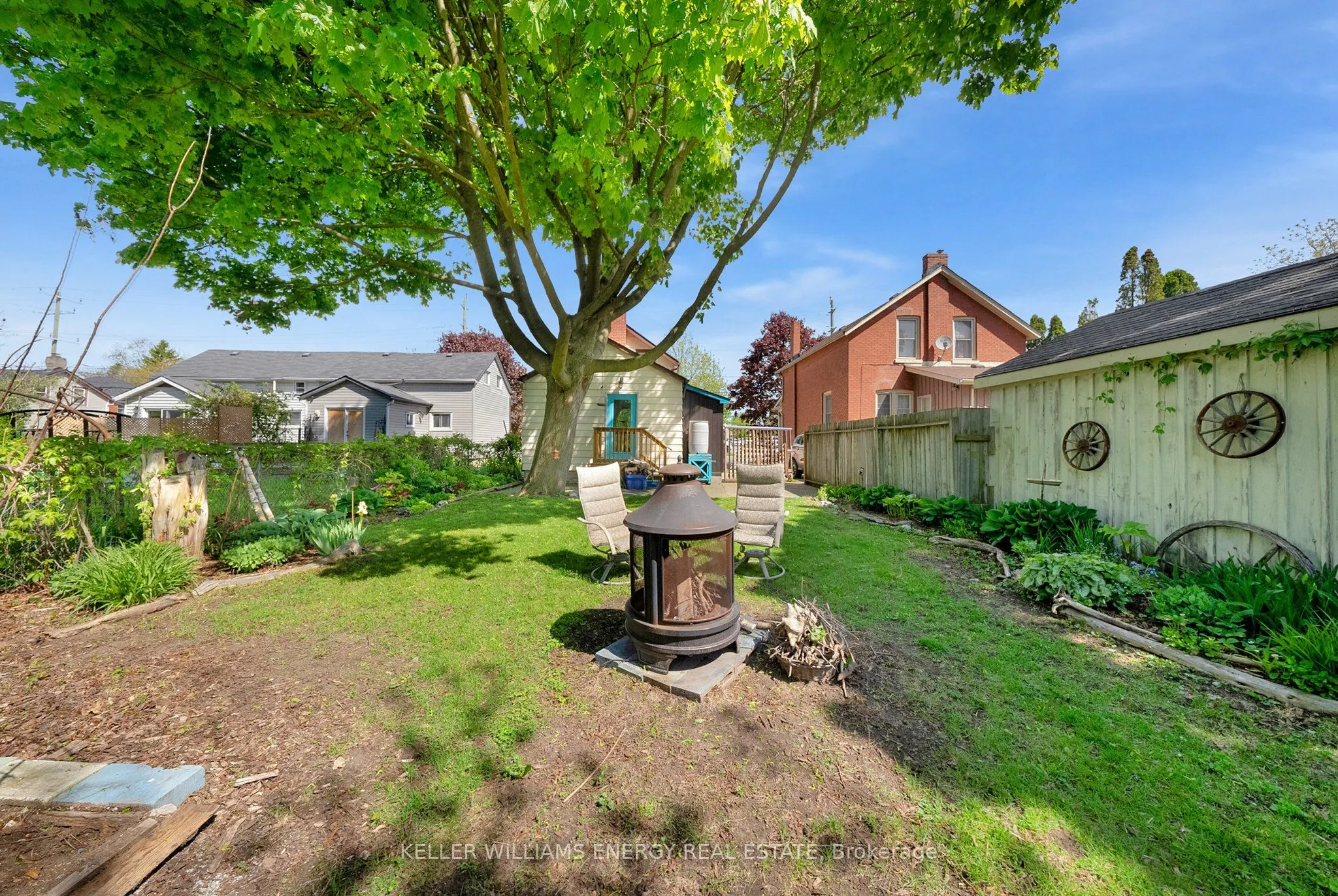 137 University Avenue W