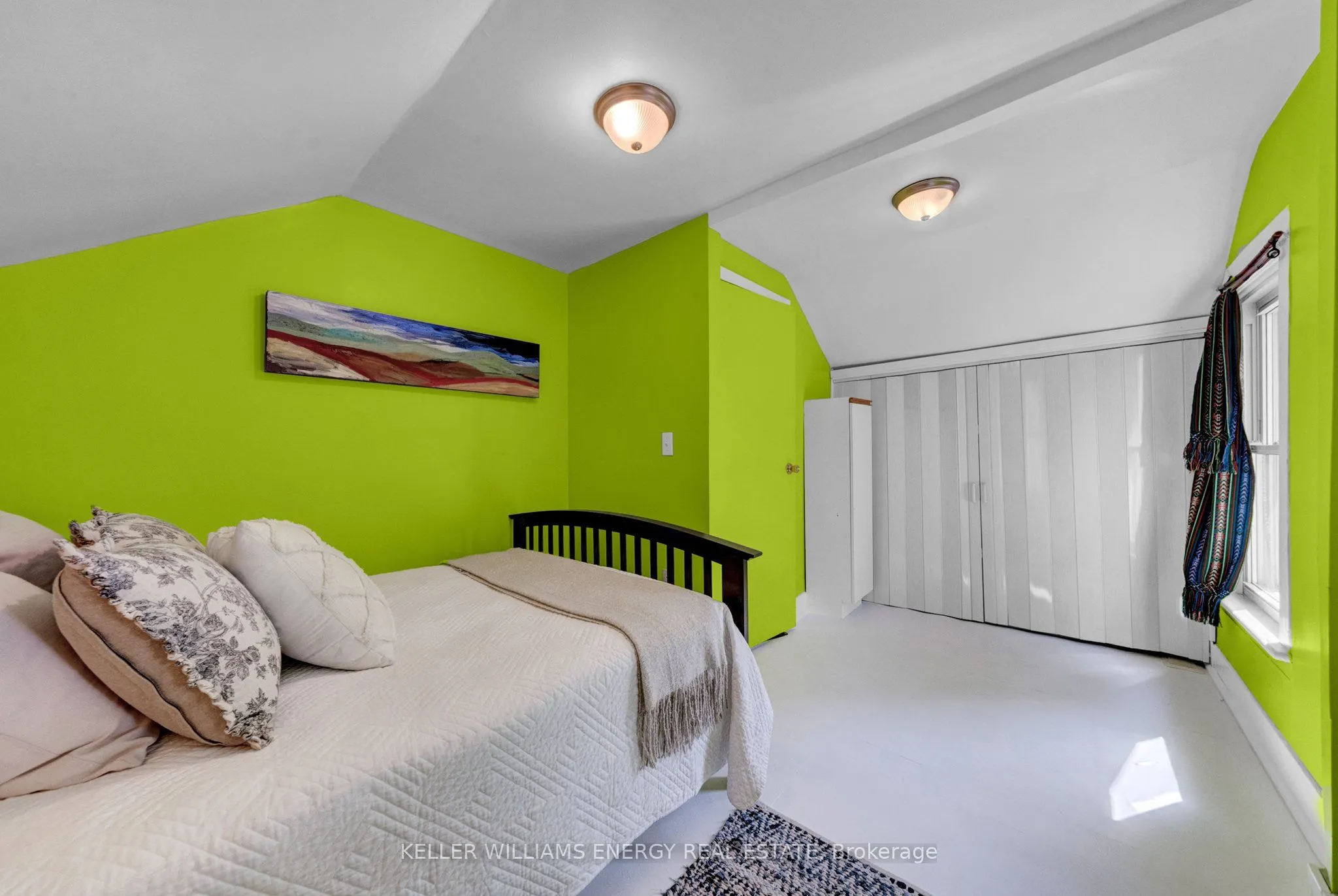 137 University Avenue W