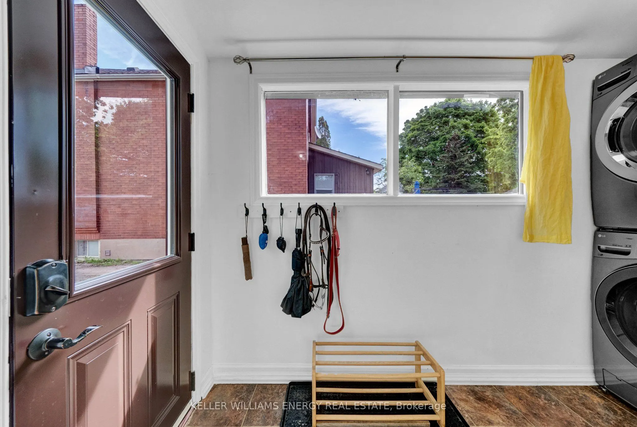 137 University Avenue W