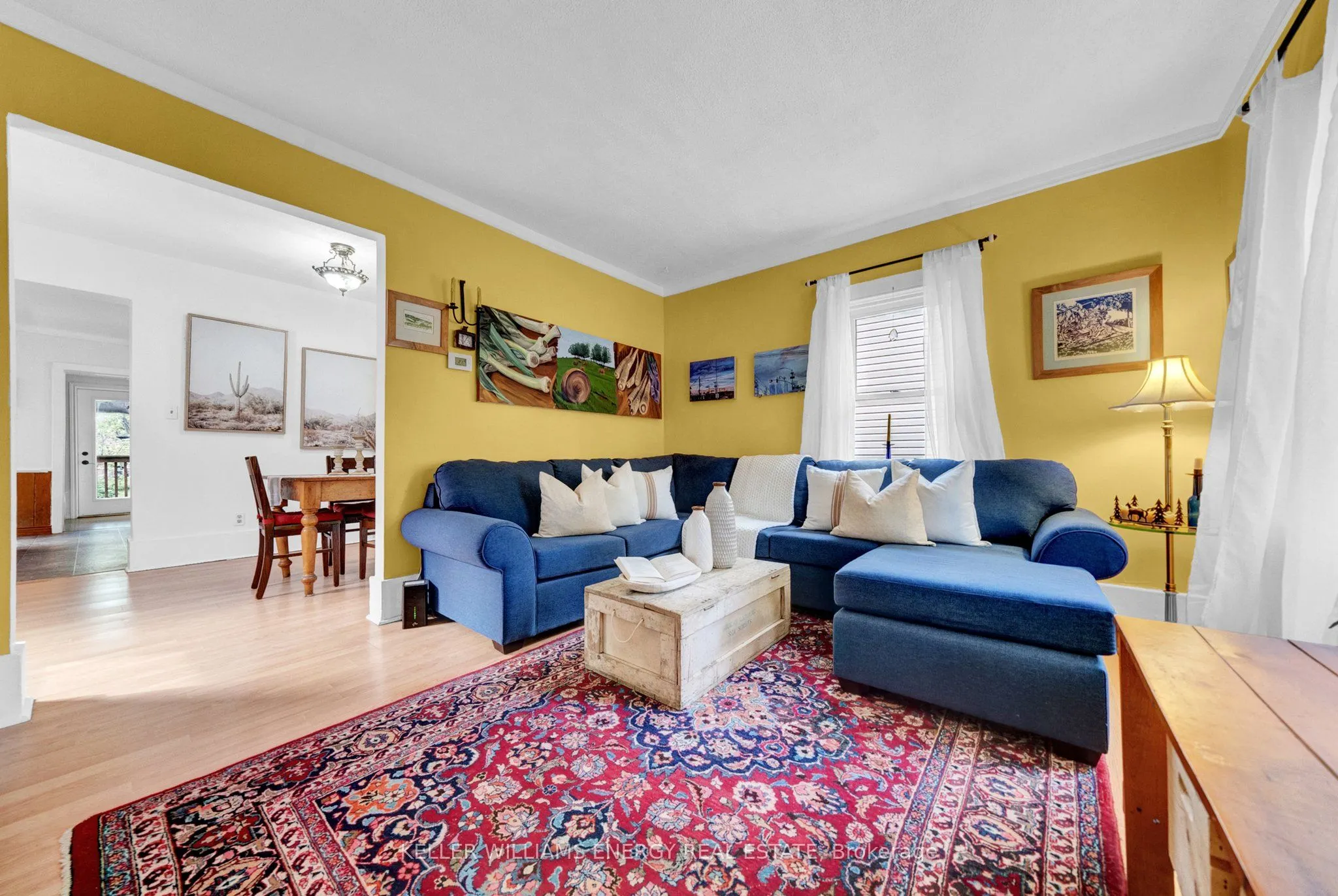 137 University Avenue W