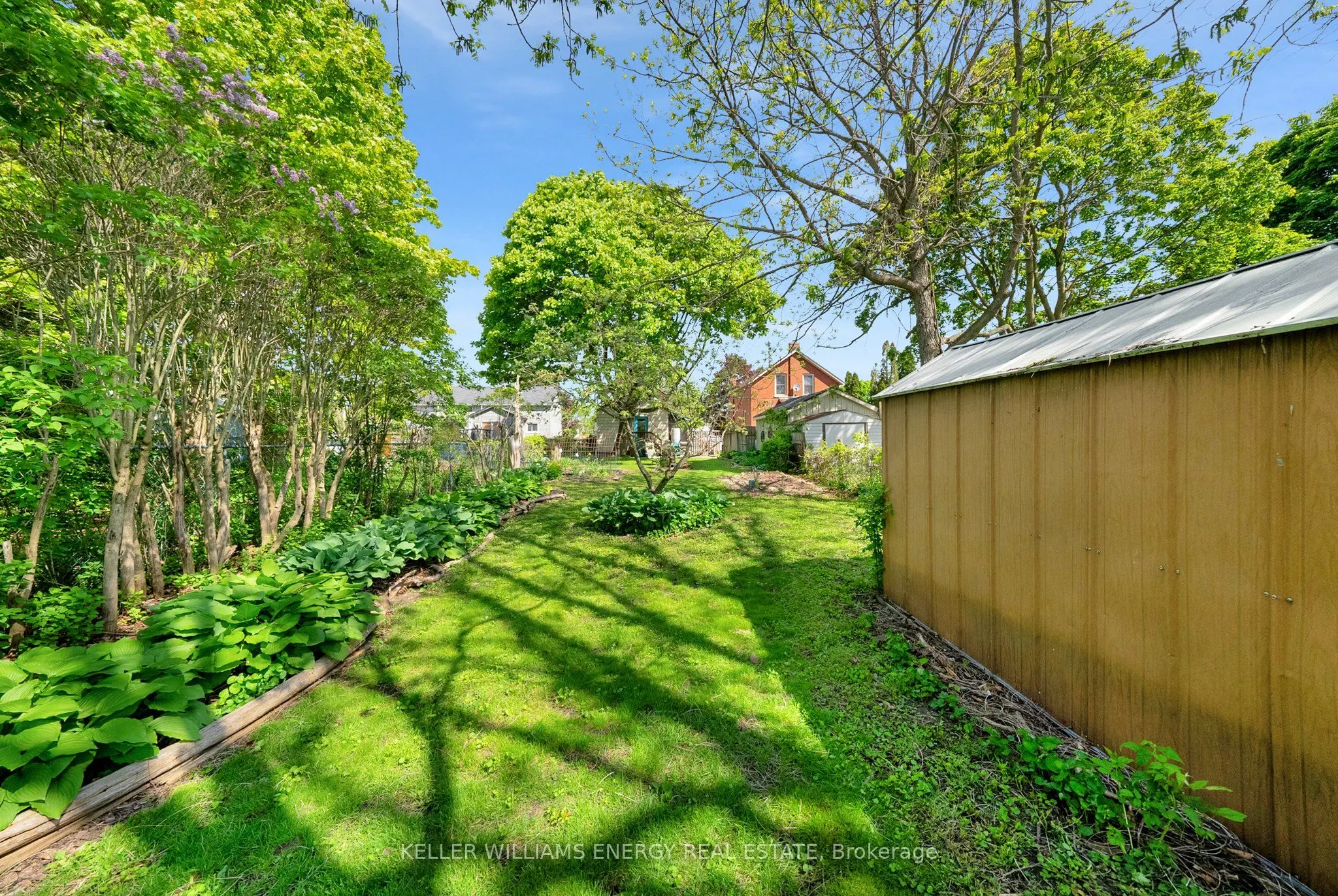 137 University Avenue W