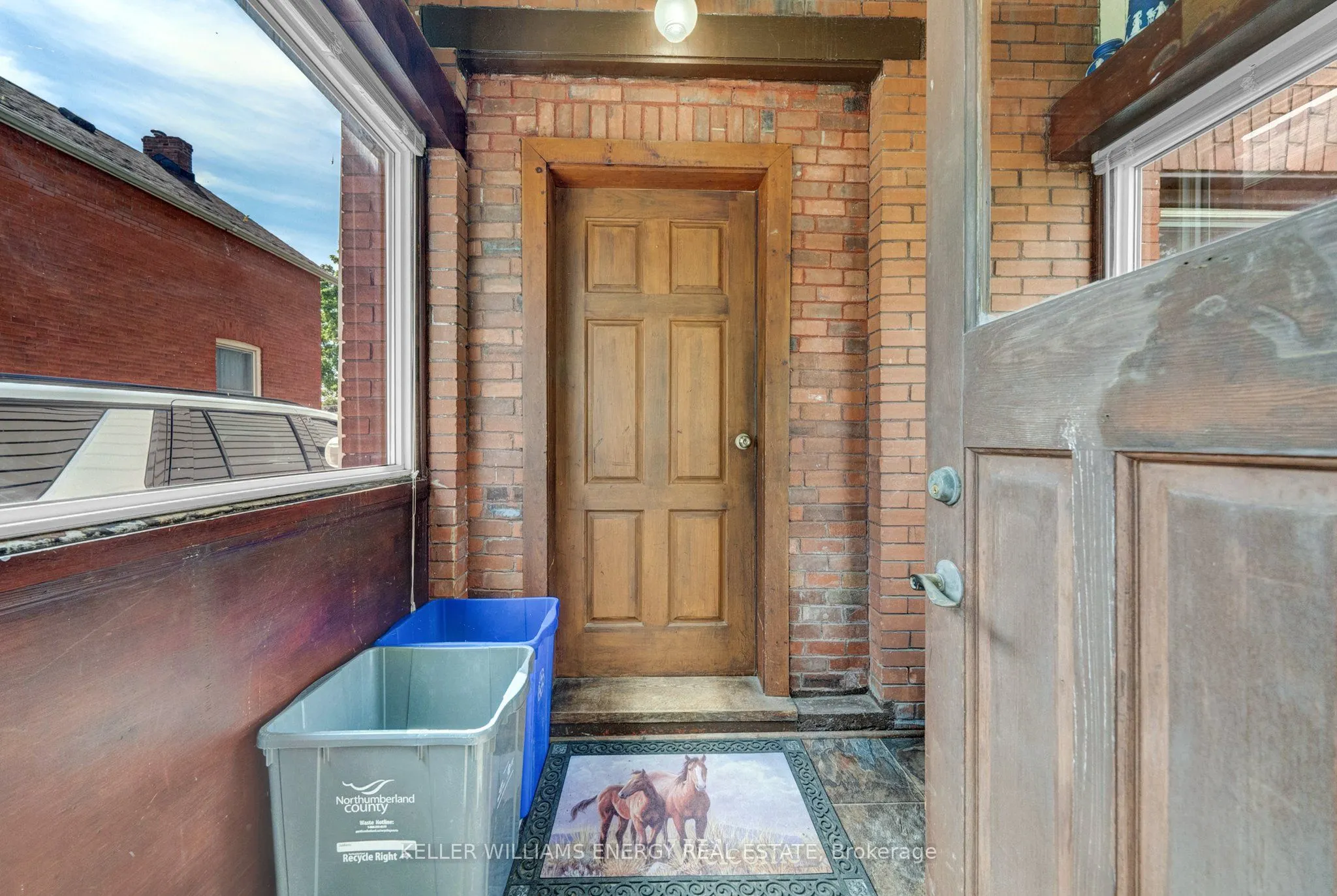 137 University Avenue W