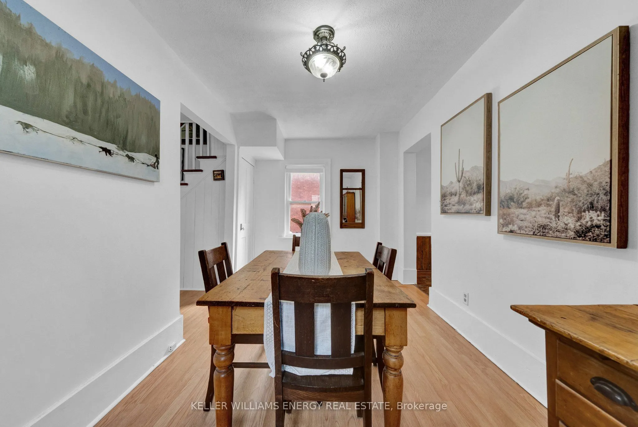 137 University Avenue W