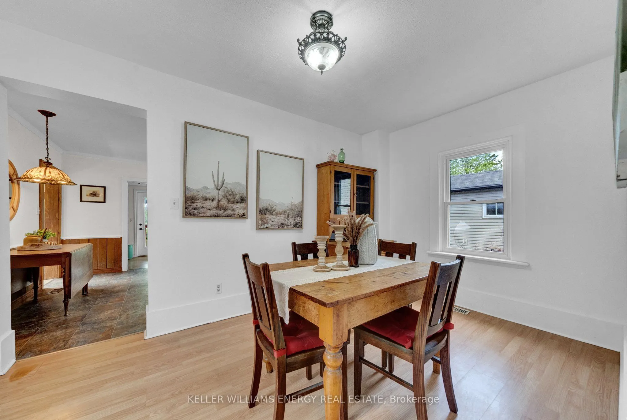 137 University Avenue W