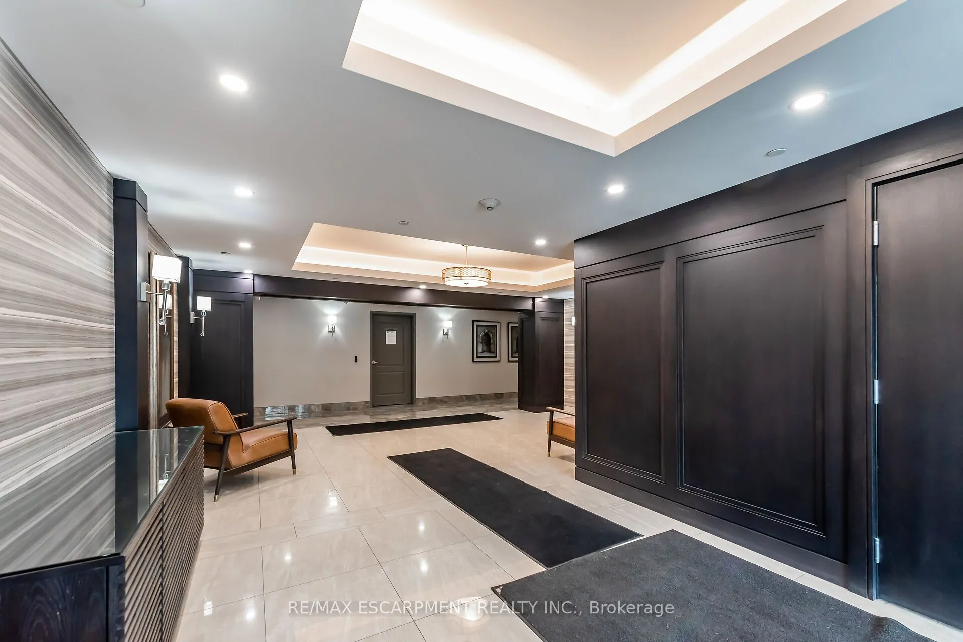 125 Shoreview Place, #103