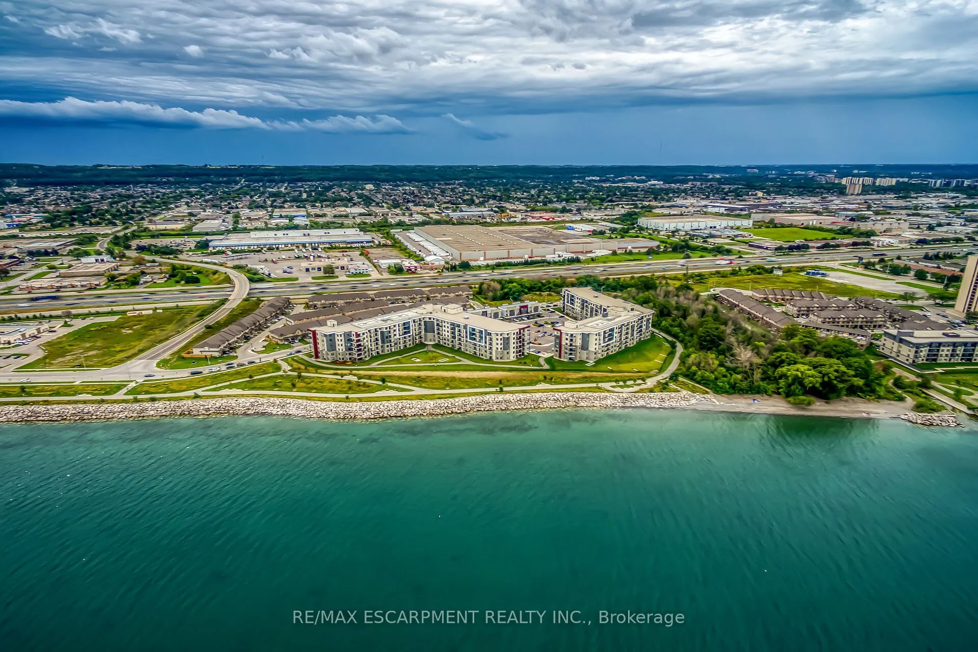 125 Shoreview Place, #103
