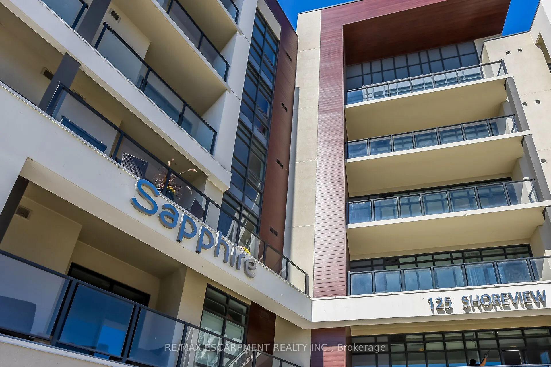 125 Shoreview Place, #103