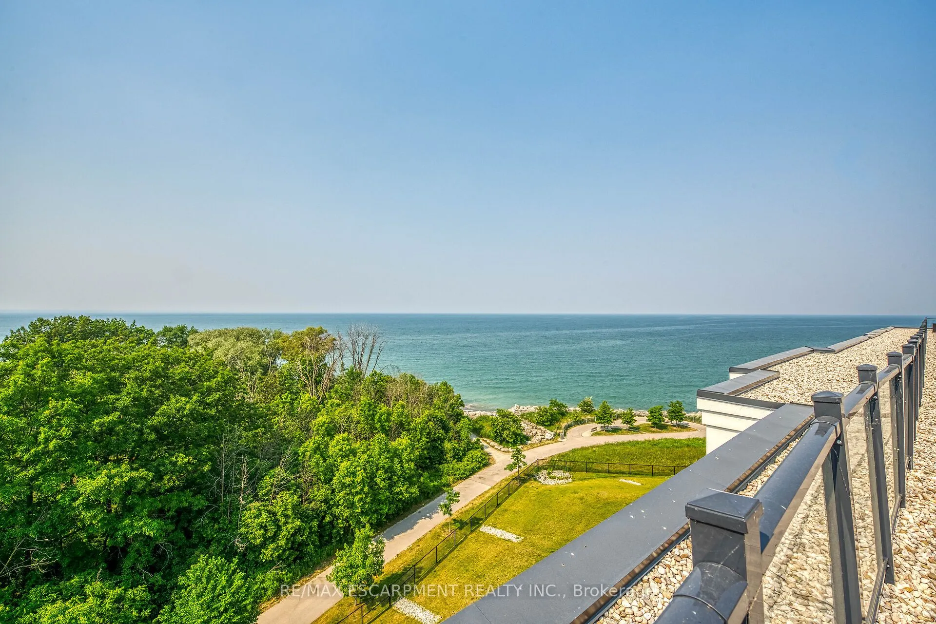 125 Shoreview Place, #103