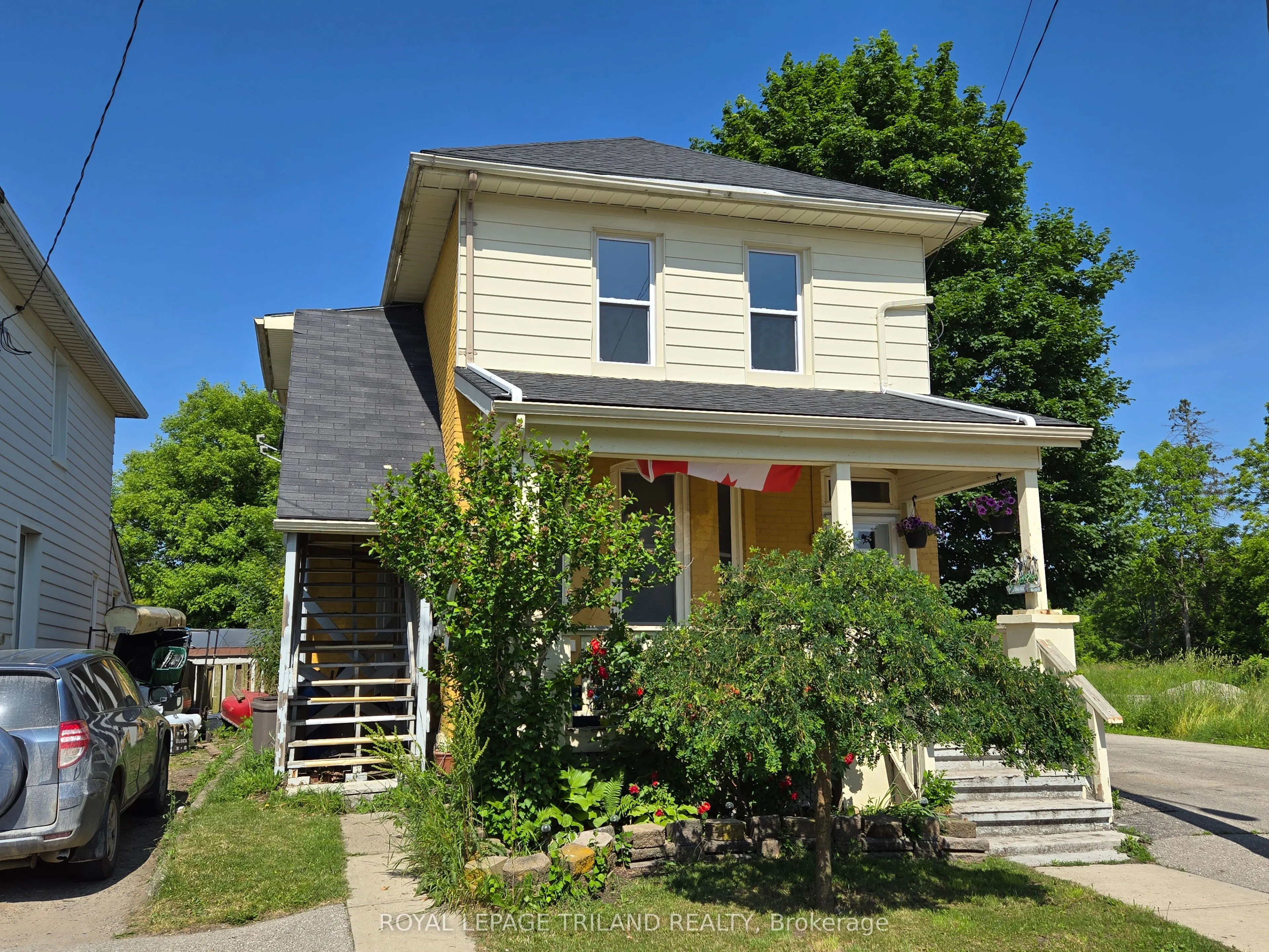 104 Flora Street, #UPPER UNIT