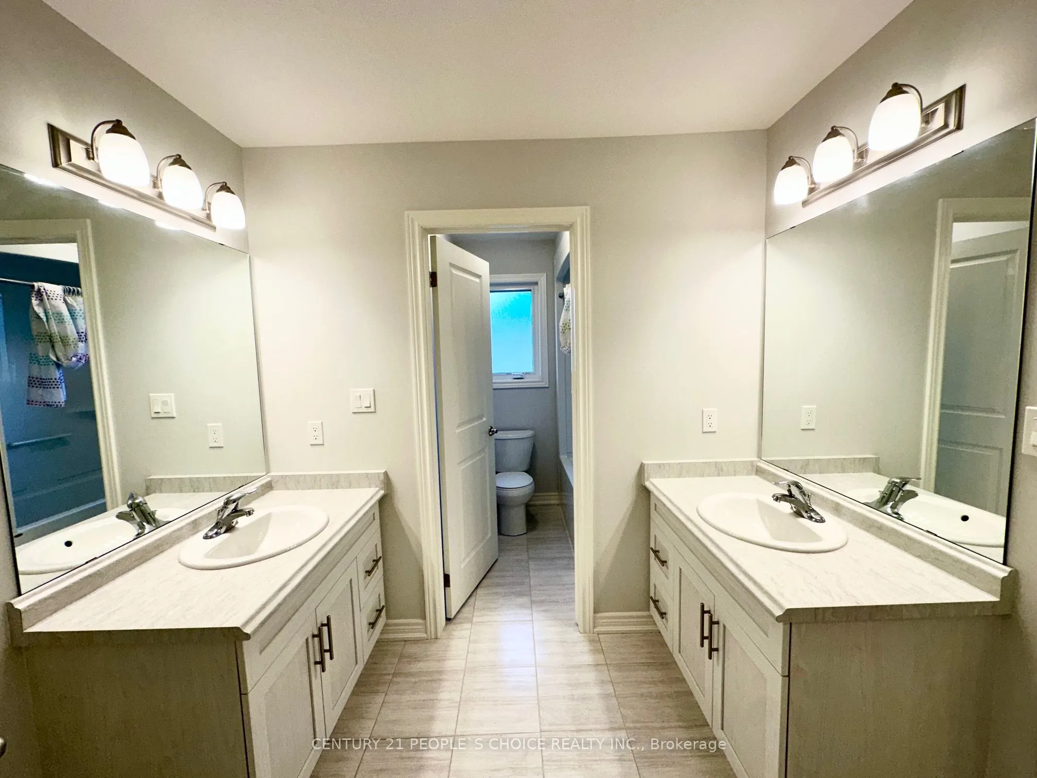 28 Swan Avenue, #Main & Upper
