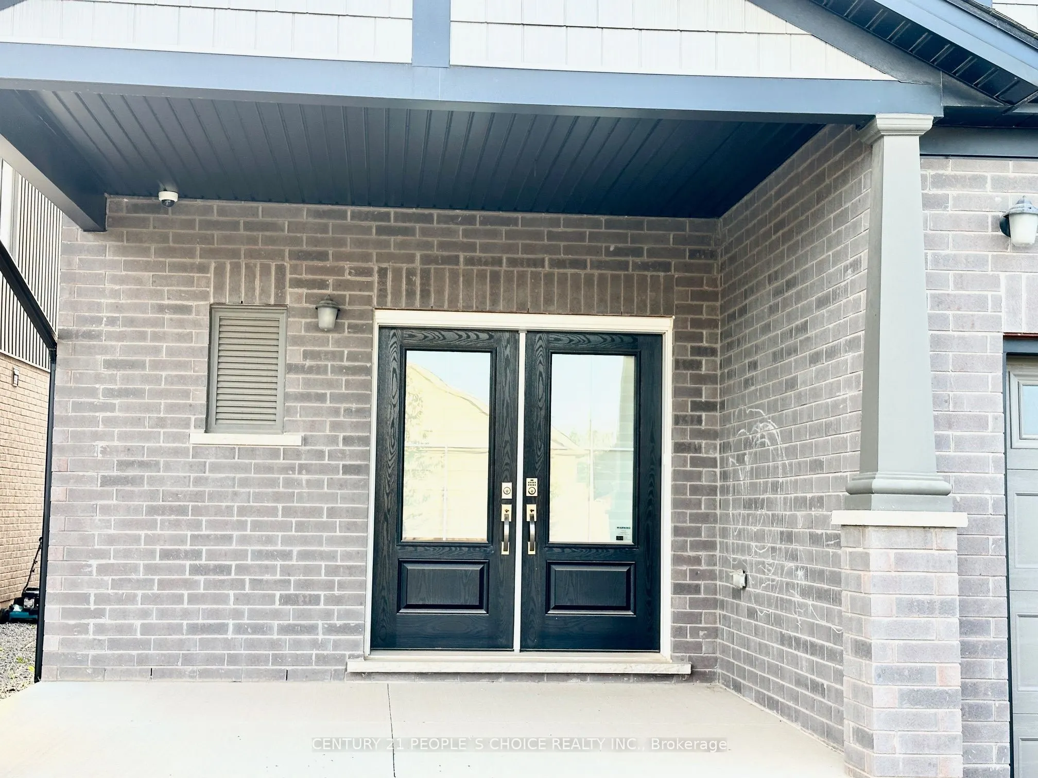 28 Swan Avenue, #Main & Upper