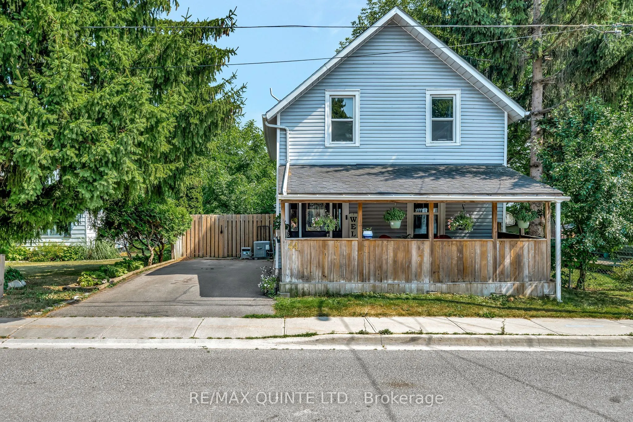 44 Mill Street W