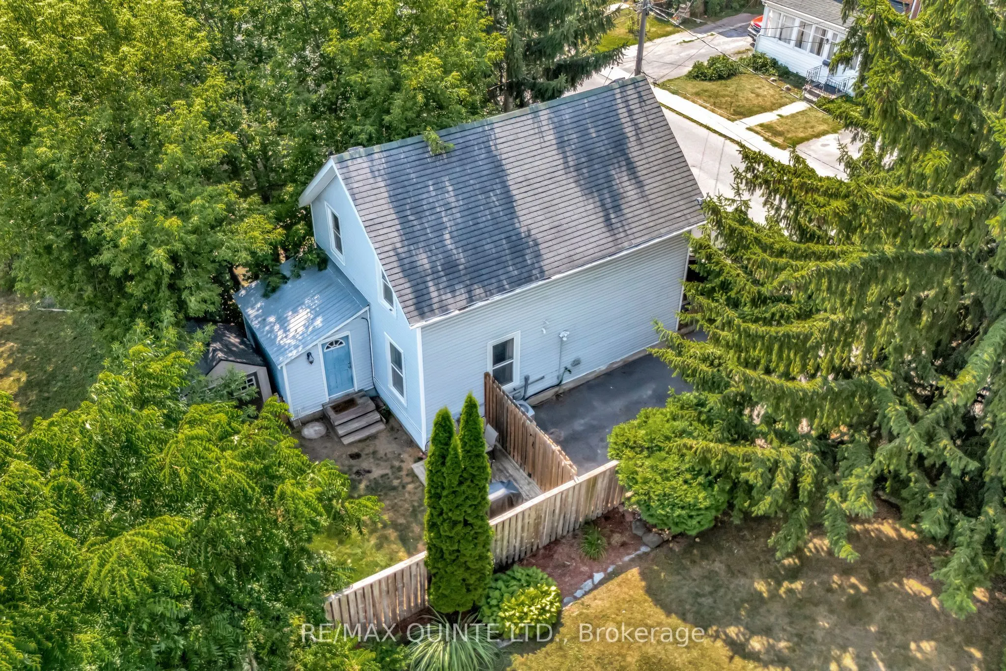 44 Mill Street W