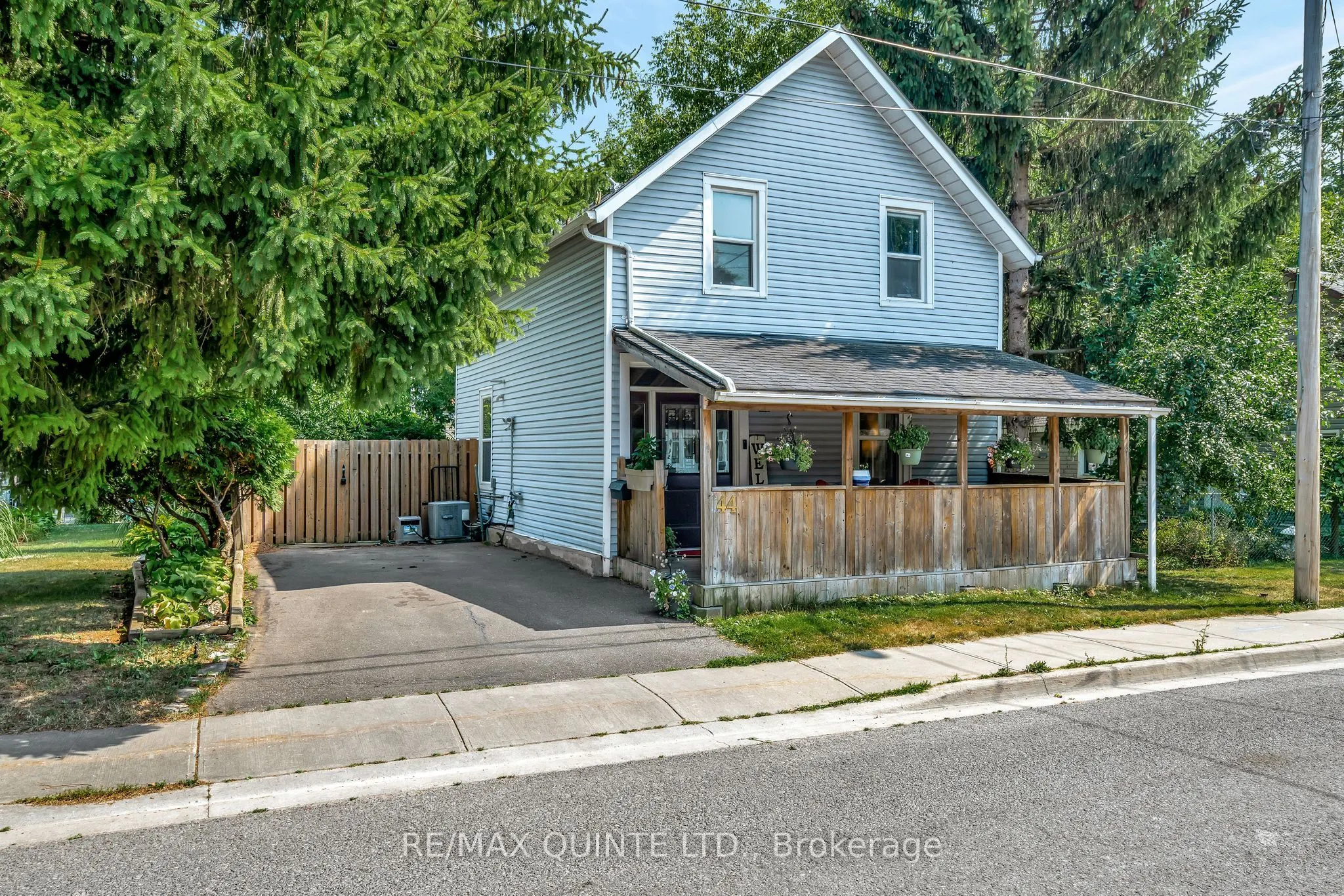 44 Mill Street W