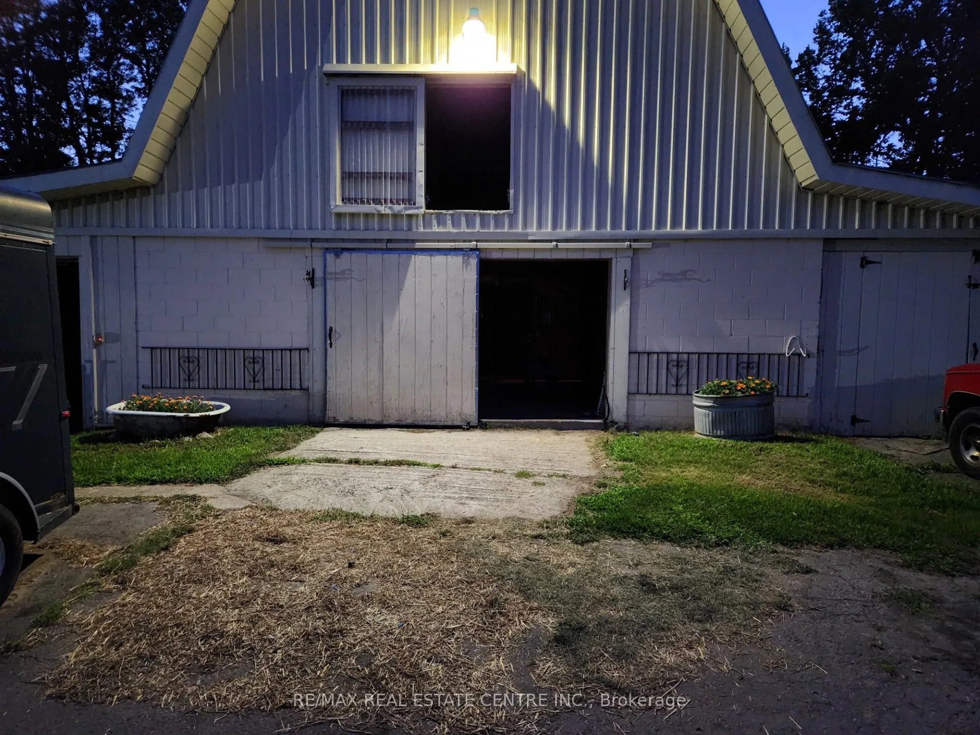 1892 Centre Road