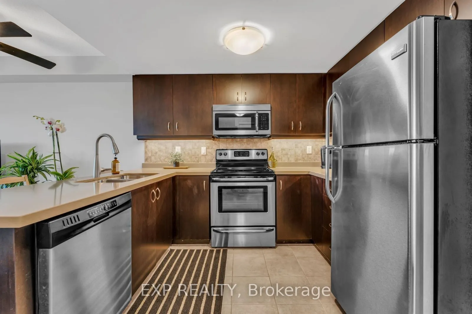 60 Lynnmore Street, #414