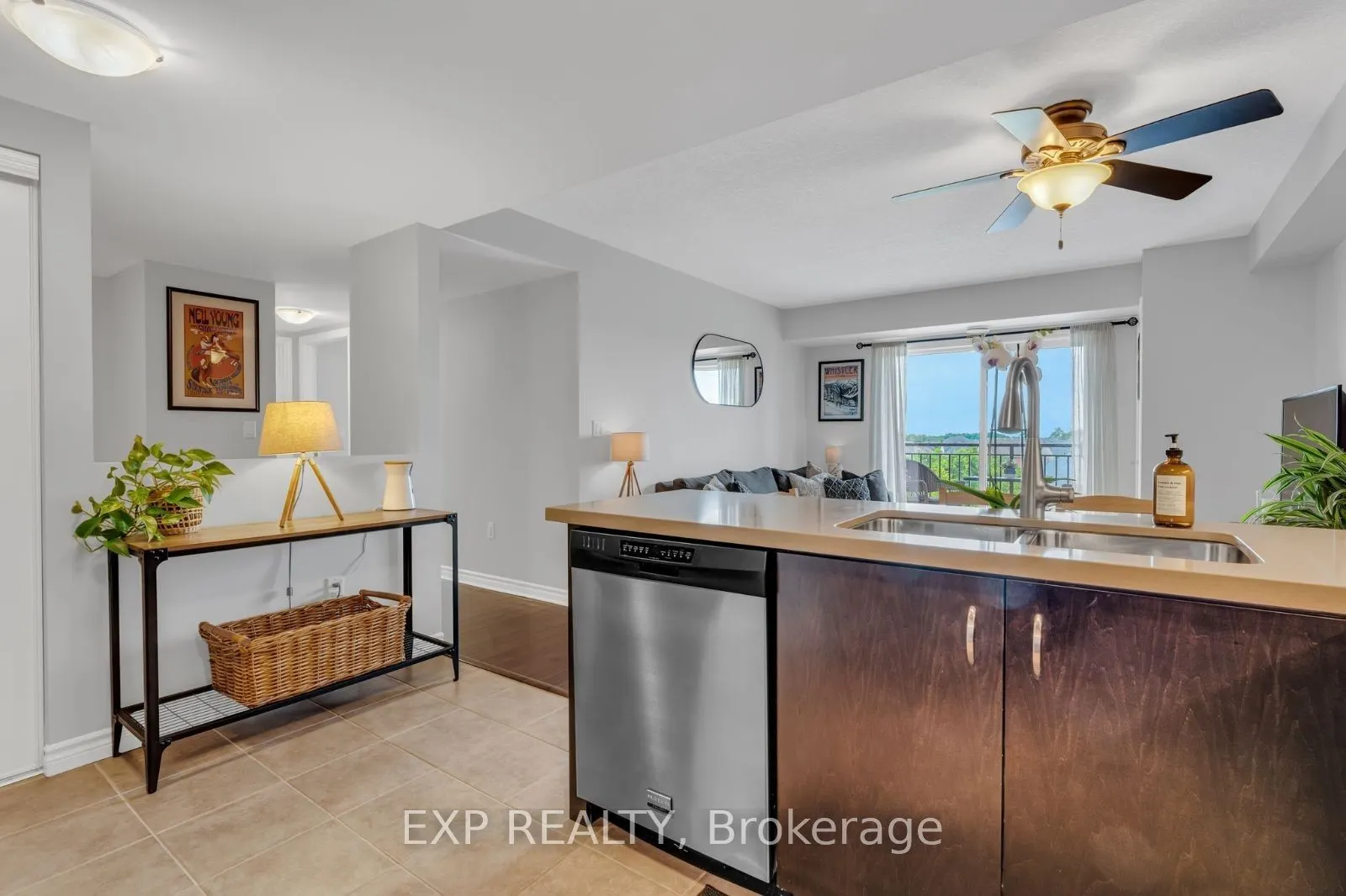60 Lynnmore Street, #414
