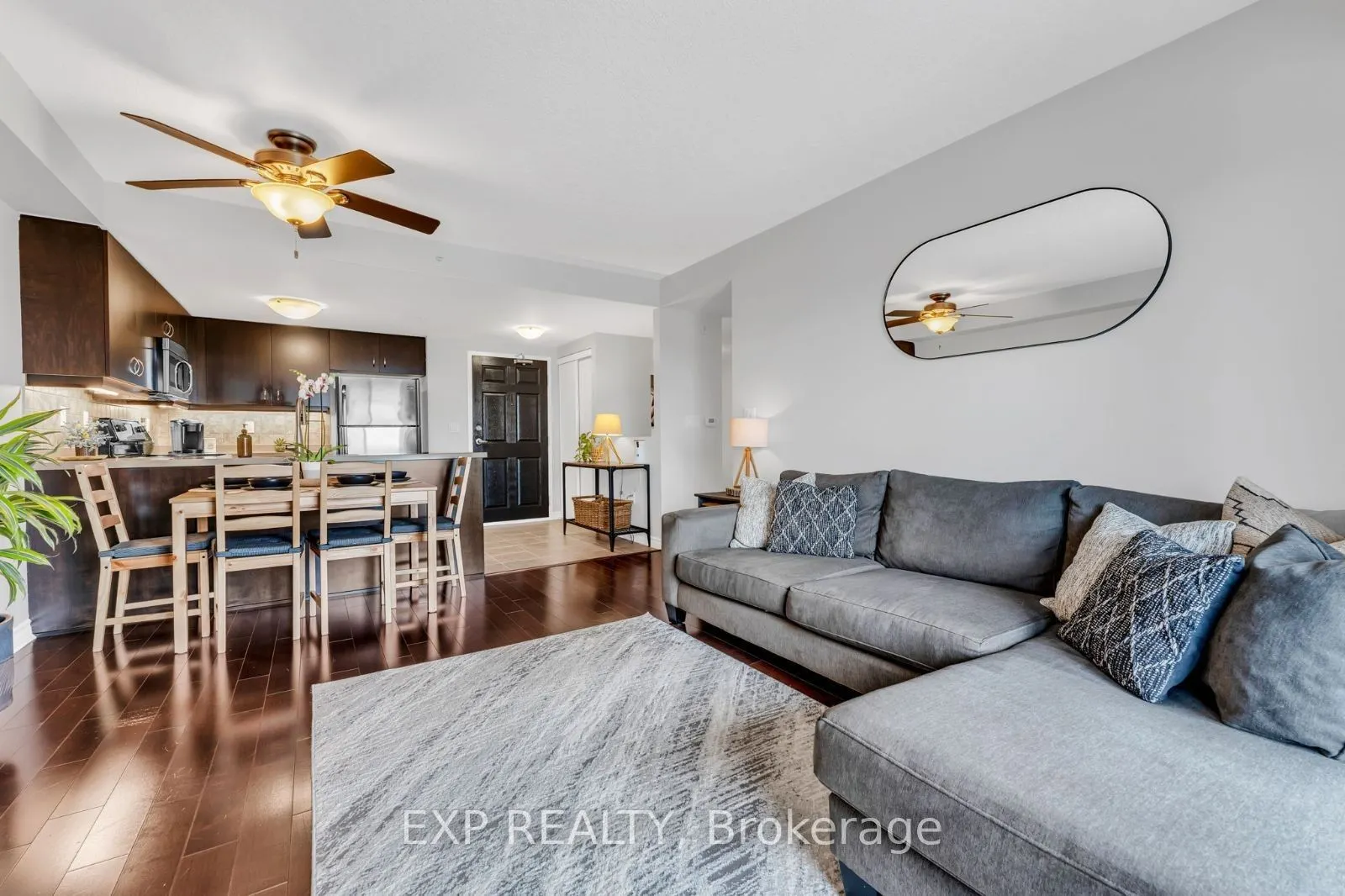 60 Lynnmore Street, #414