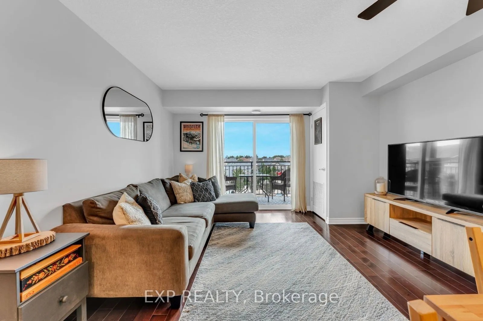 60 Lynnmore Street, #414