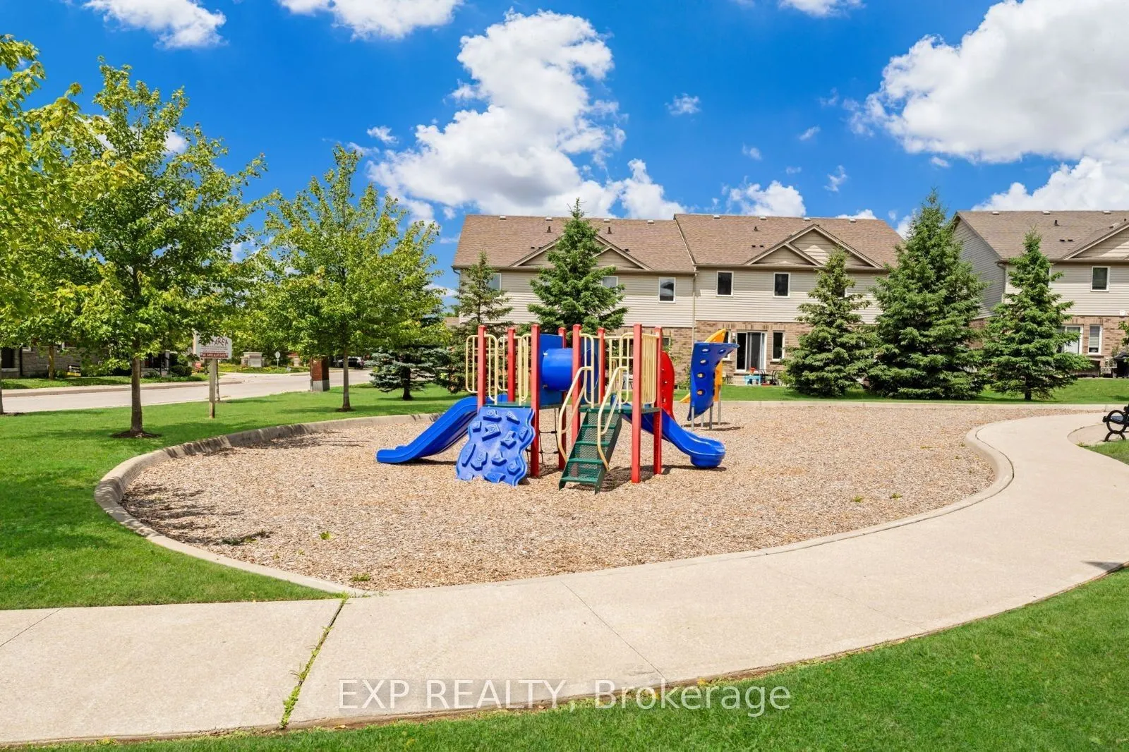 60 Lynnmore Street, #414