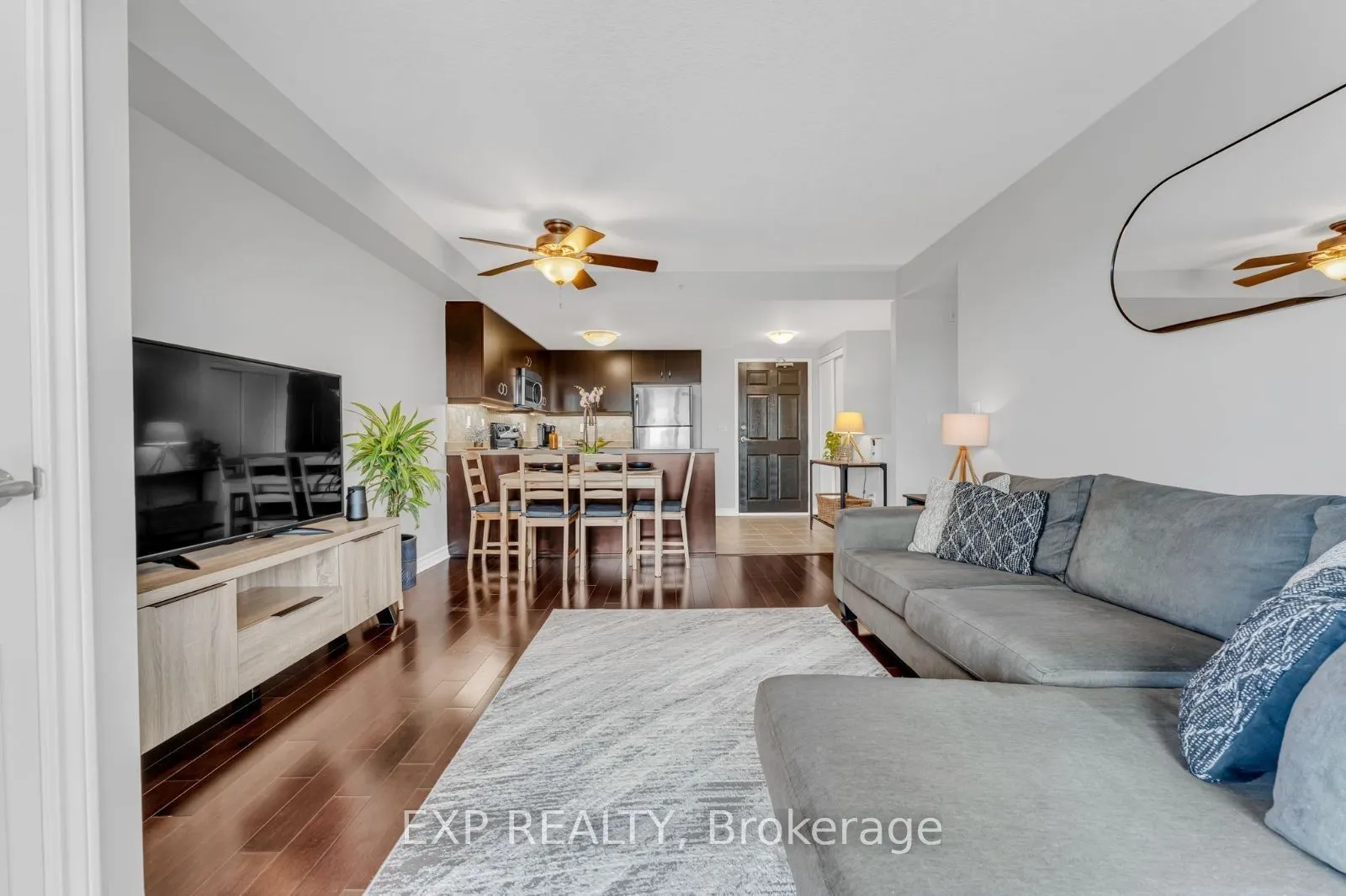60 Lynnmore Street, #414