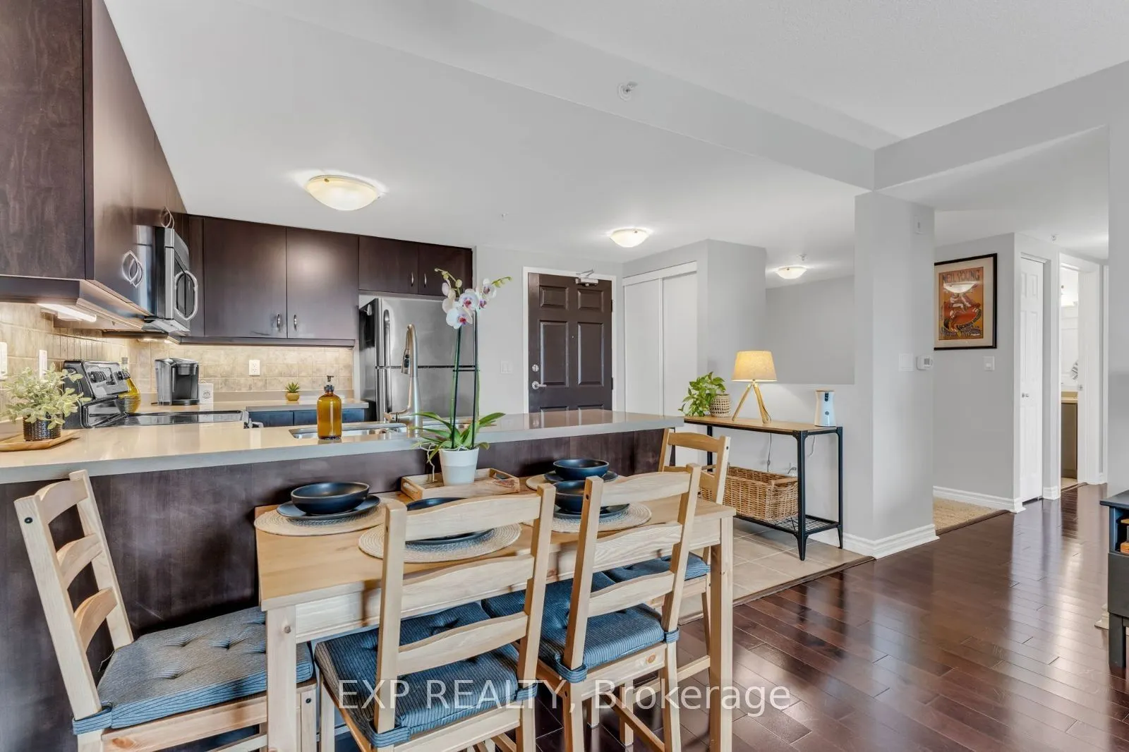 60 Lynnmore Street, #414