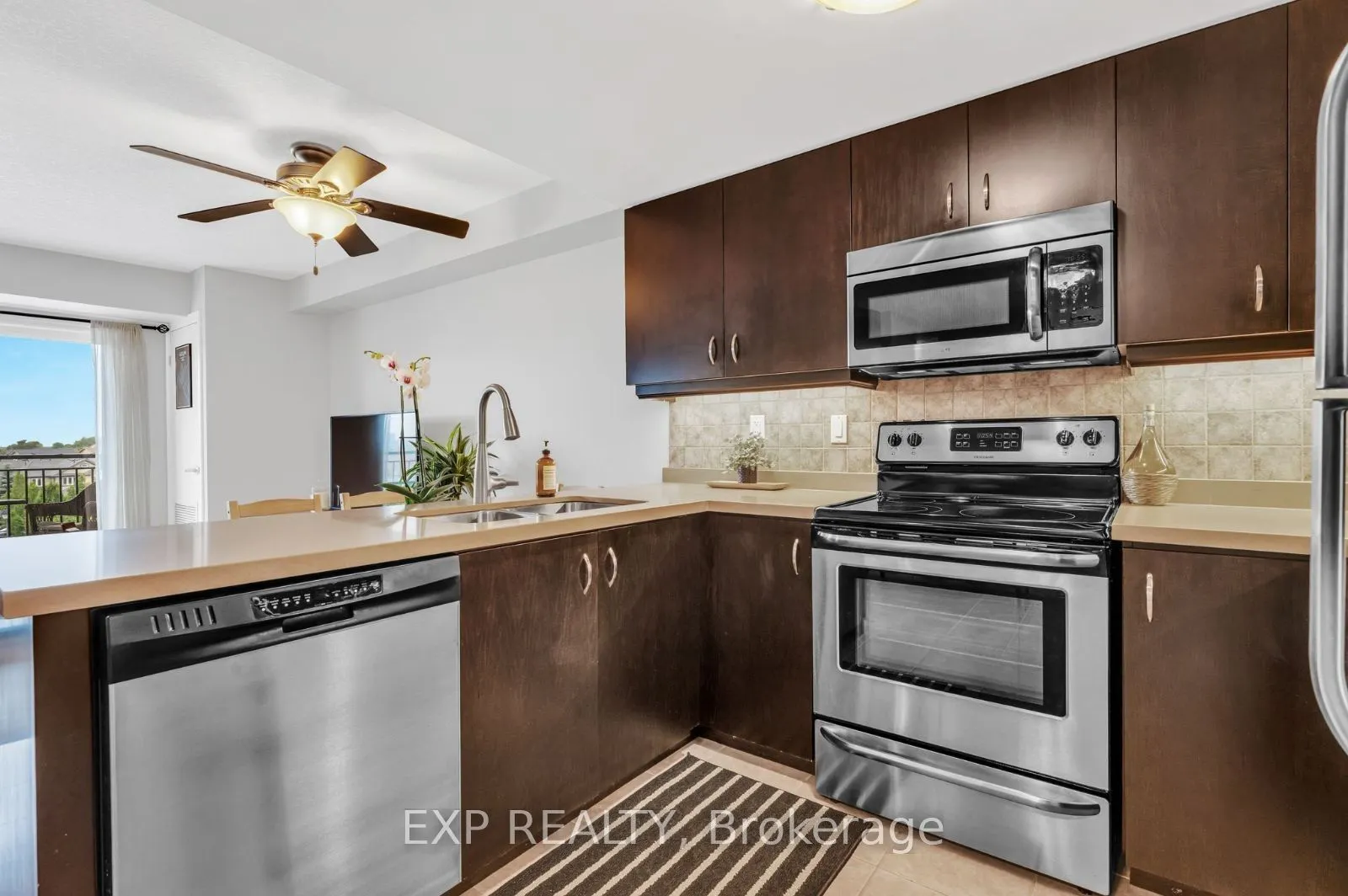 60 Lynnmore Street, #414