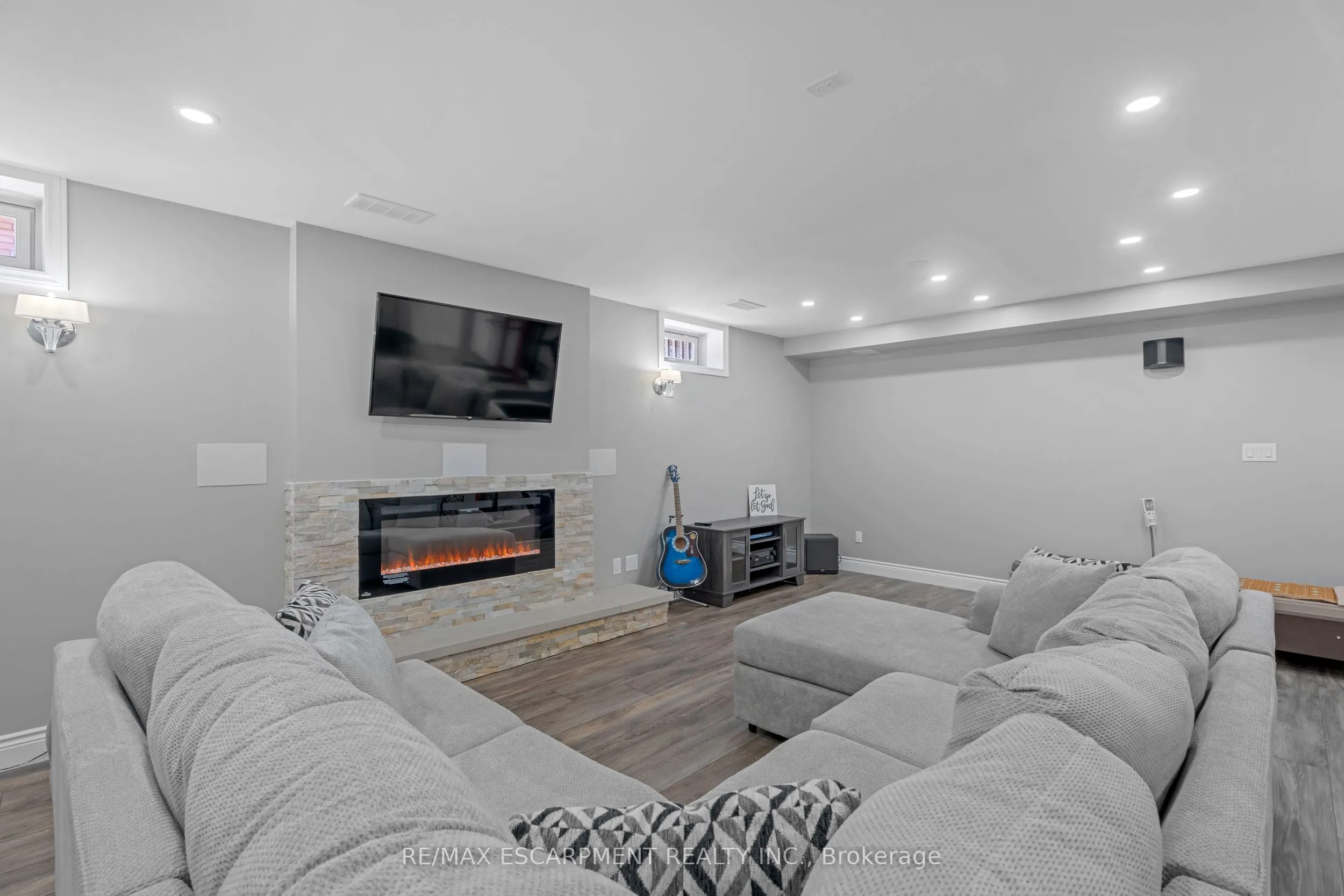 22 Shadeland Crescent