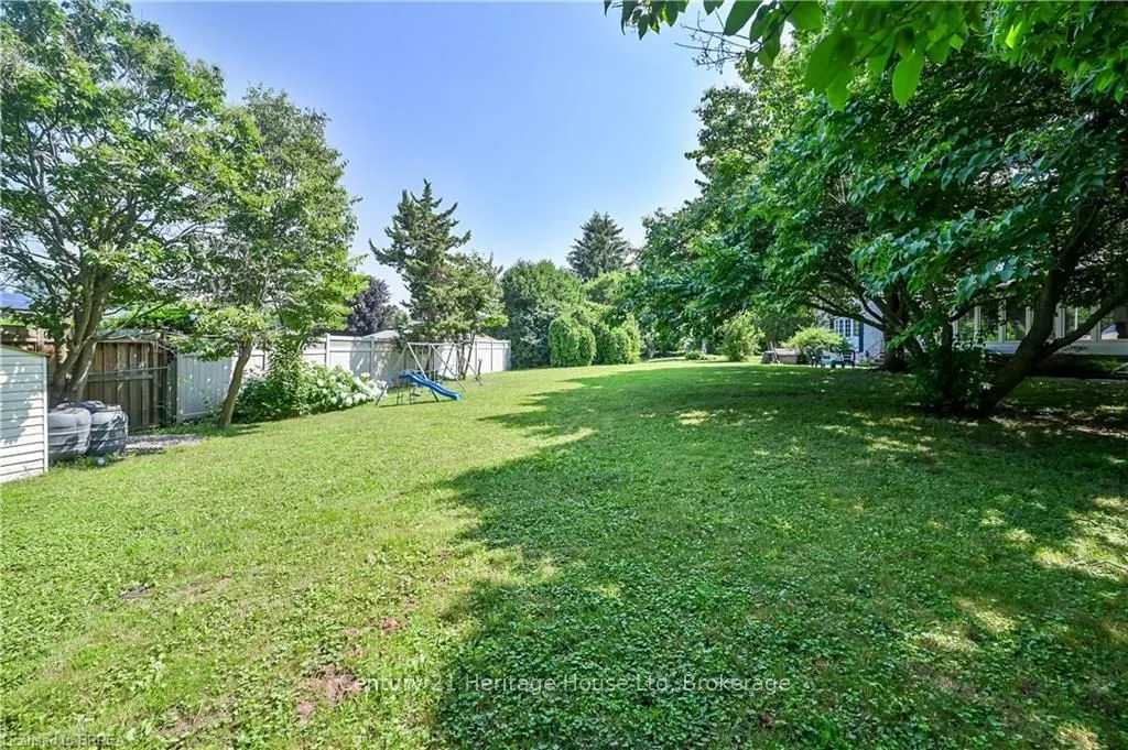10 Fieldstone Circle