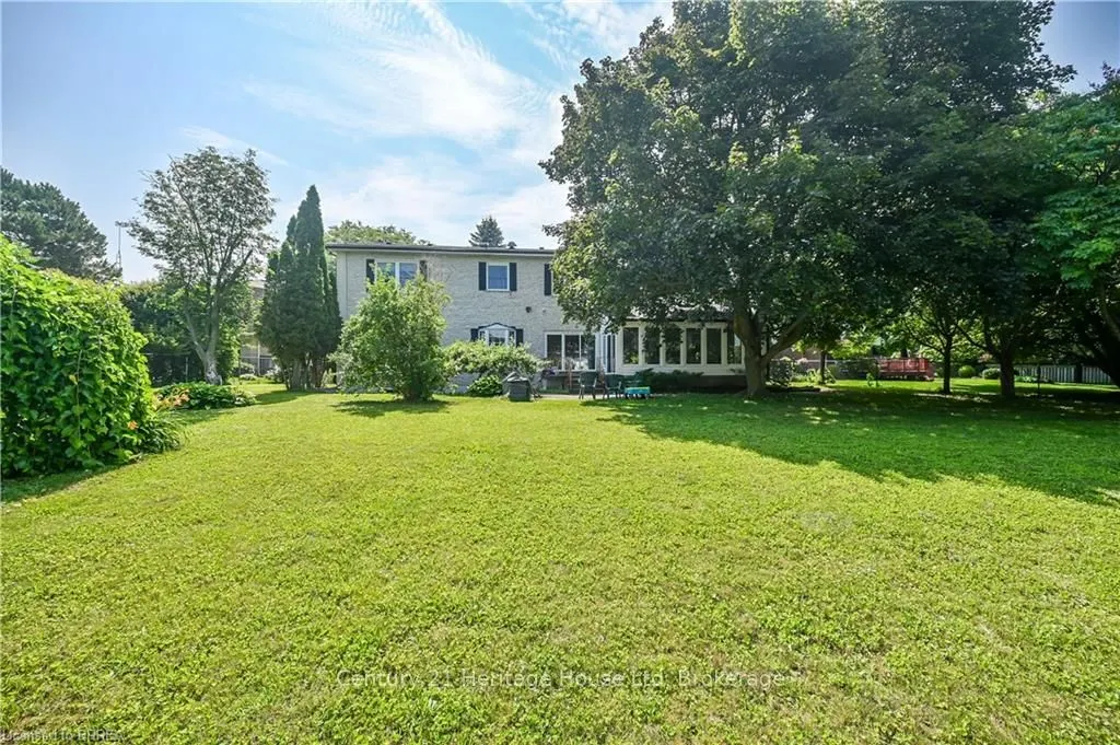 10 Fieldstone Circle