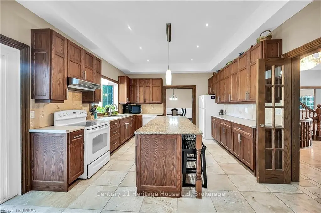 10 Fieldstone Circle