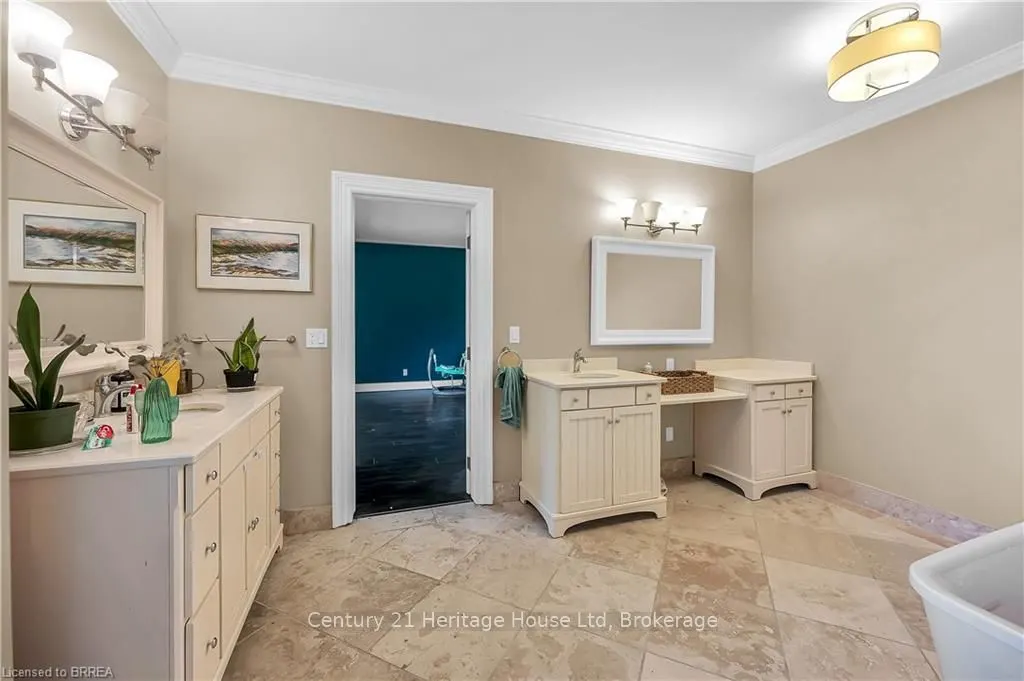 10 Fieldstone Circle