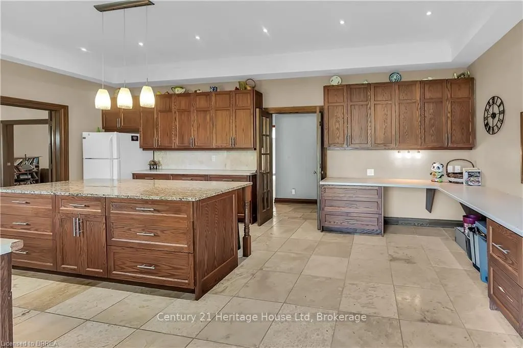 10 Fieldstone Circle