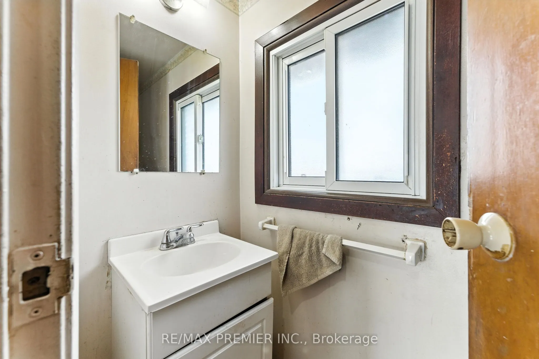 164E Henry Street, #31