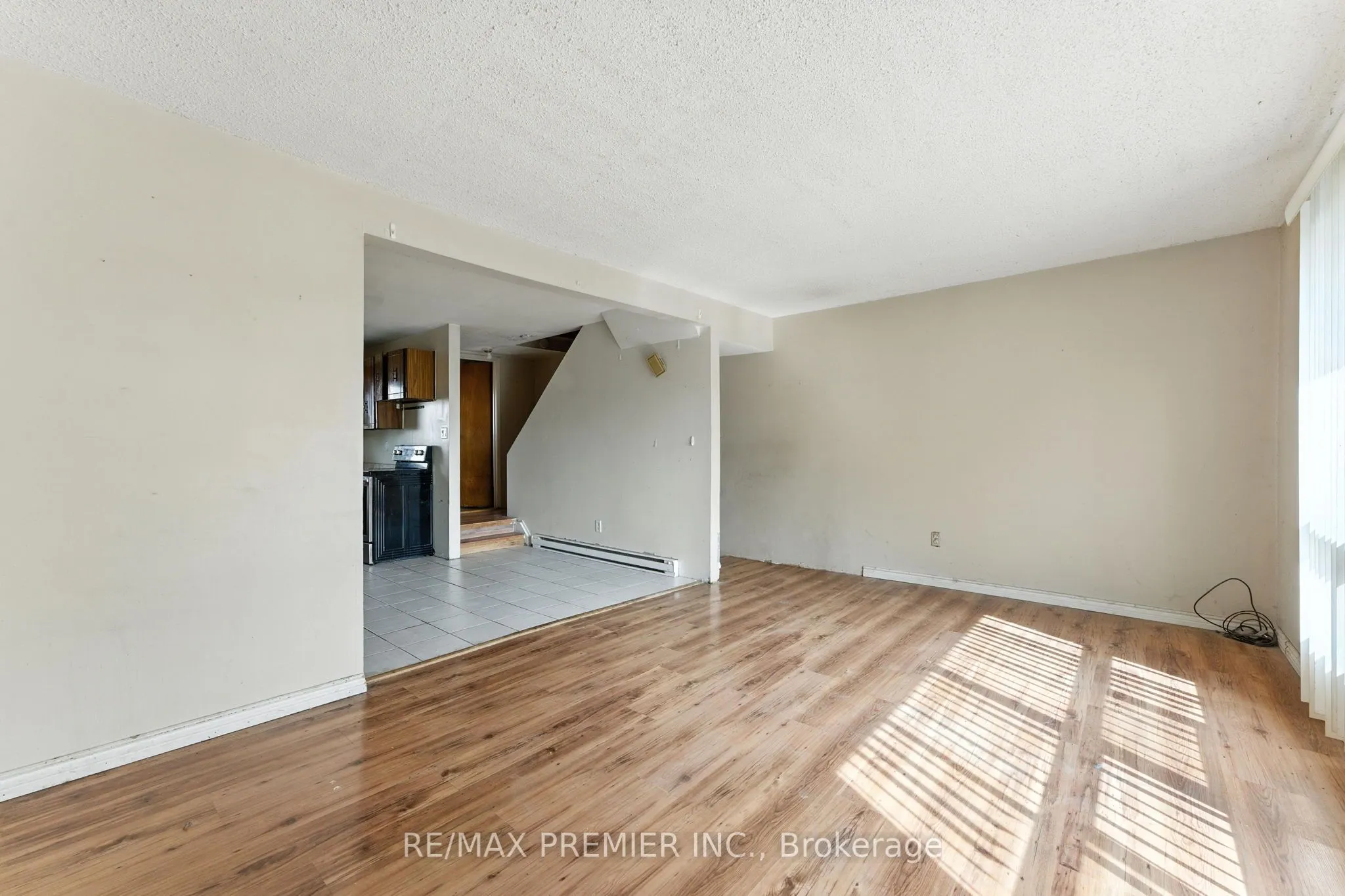 164E Henry Street, #31