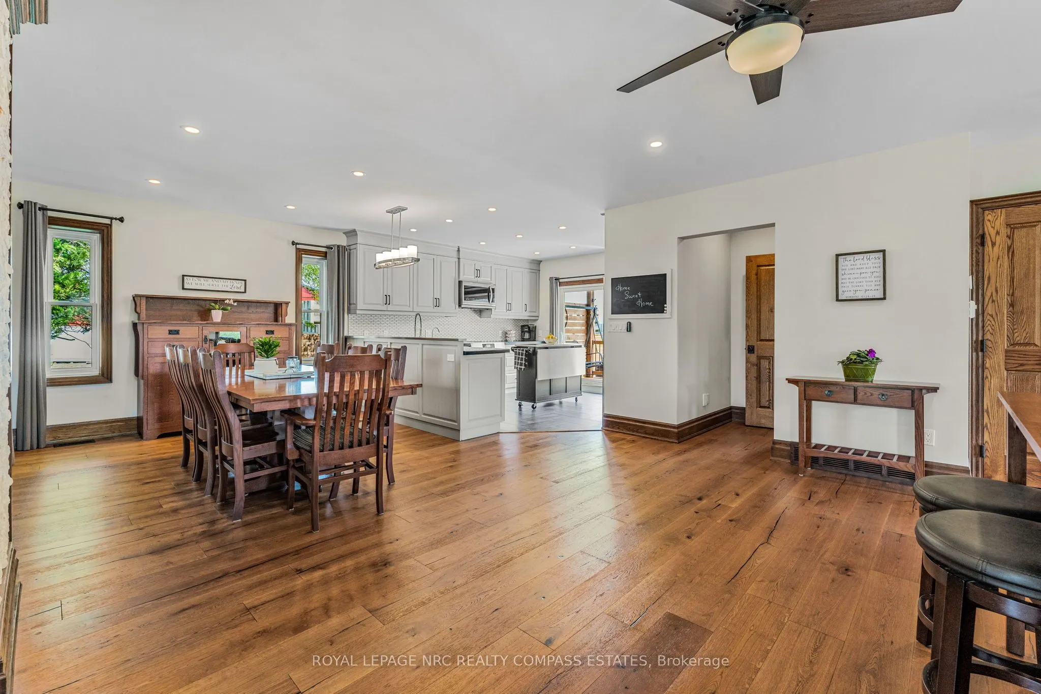 43 Scott Street E